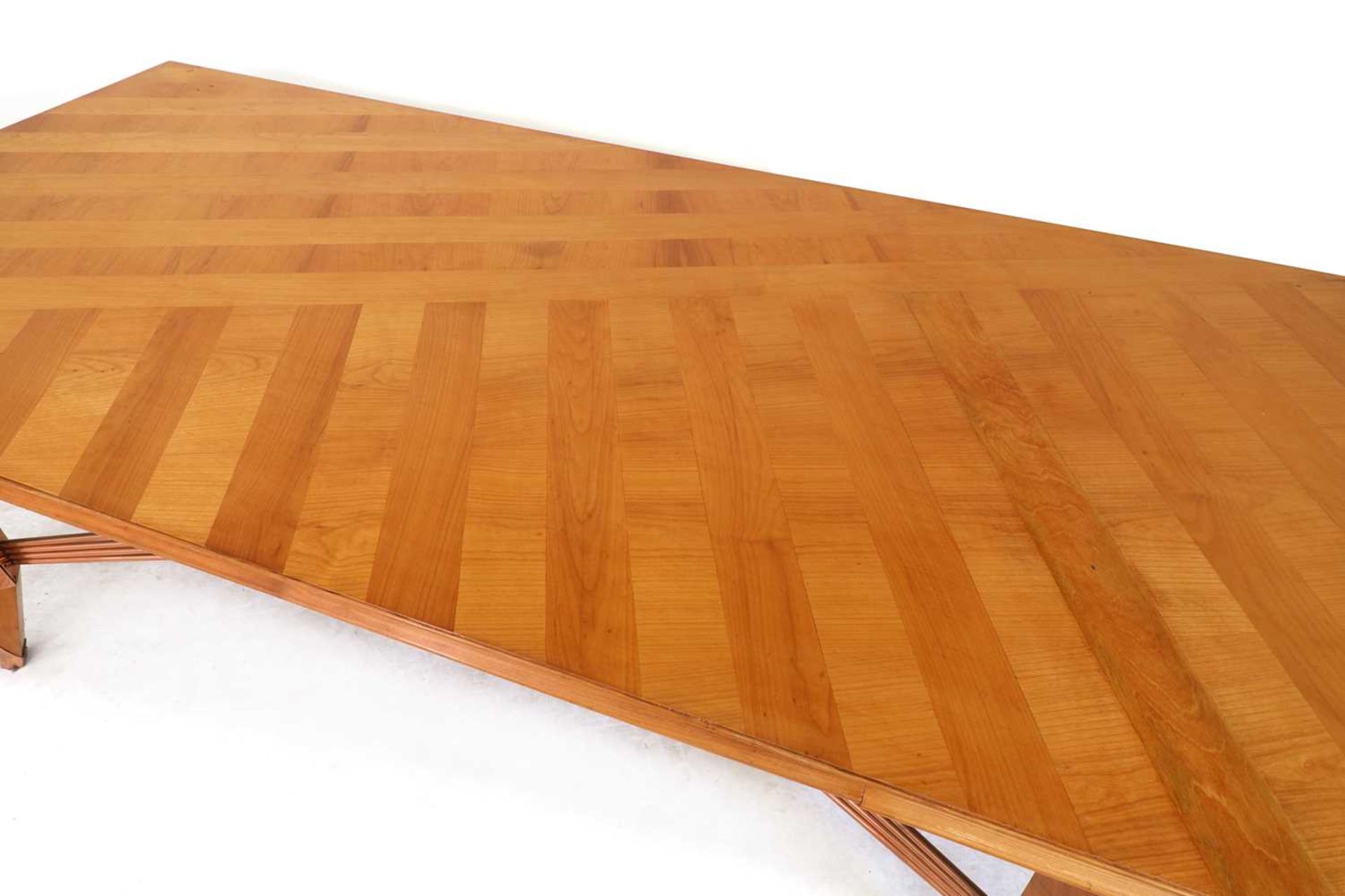 An Art Deco maple dining table, - Bild 2 aus 13