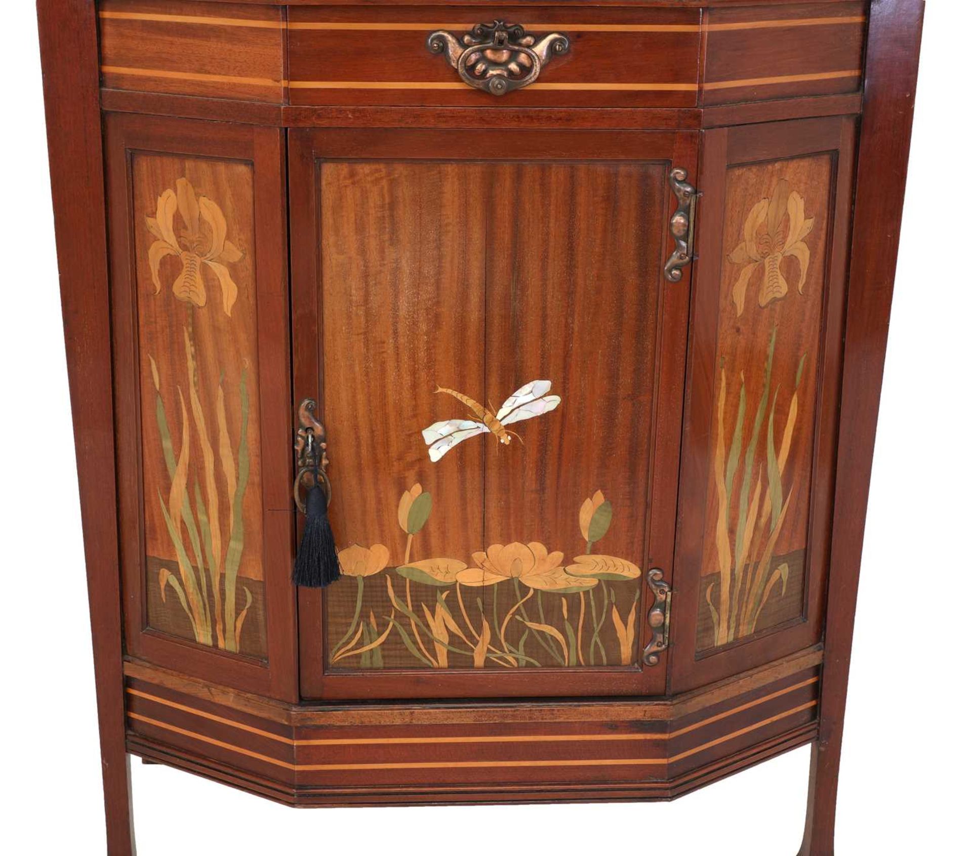 A mahogany inlaid display cabinet, - Image 4 of 5