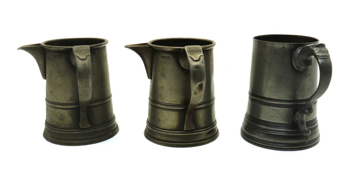 A group of three 19th century pewter quart mugs - Image 2 of 3