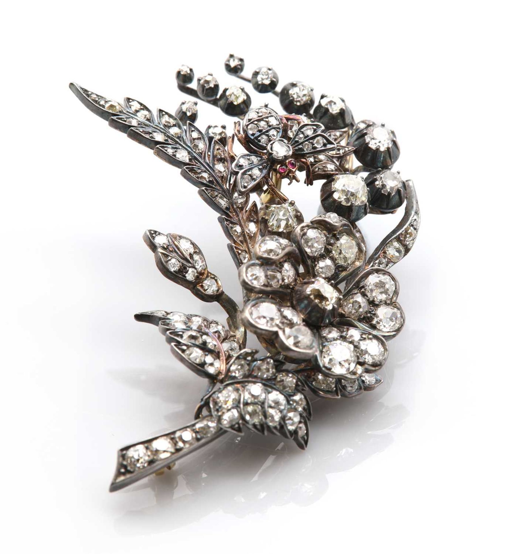 A Victorian diamond set en tremblant spray and bee brooch, c.1880, - Image 3 of 8