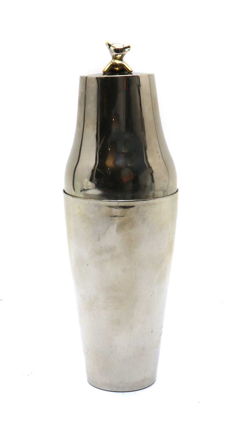 A chrome cocktail shaker by Hagenauer - Image 2 of 4