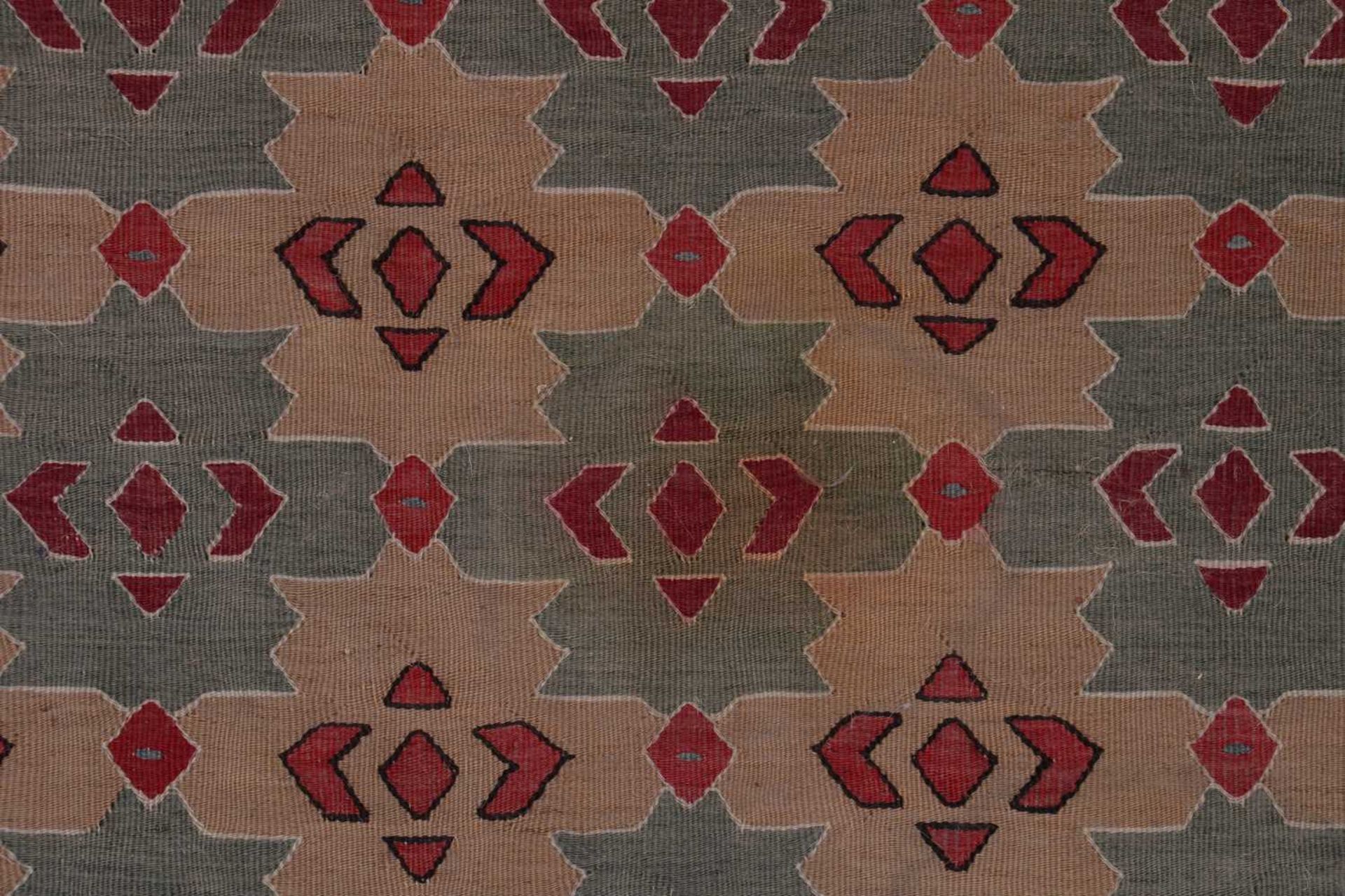 A Senneh kilim wool carpet, - Bild 6 aus 20