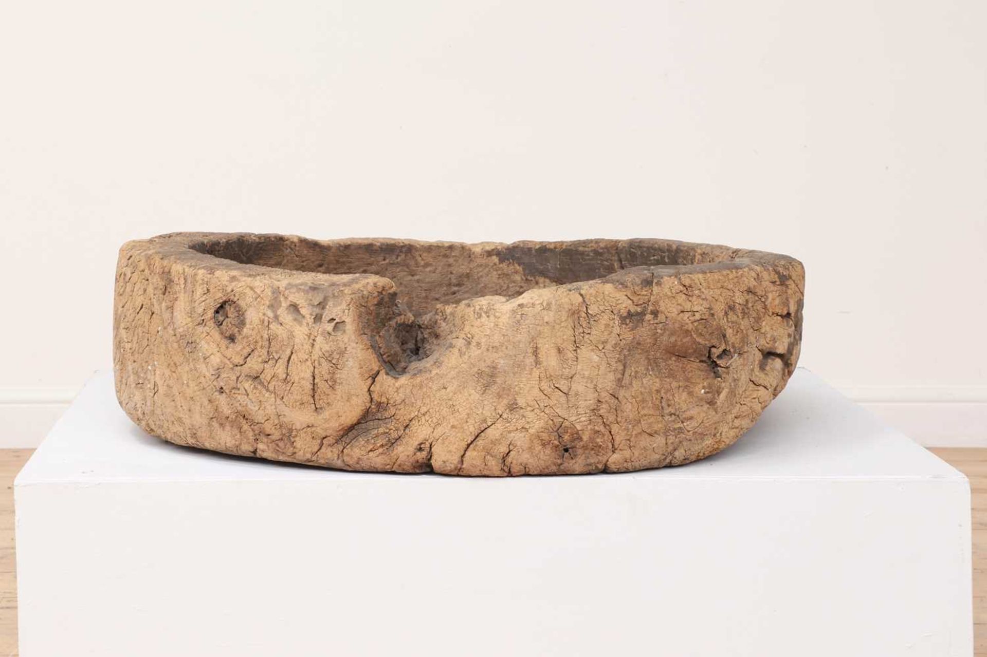 A tribal grain or mash bowl, - Bild 2 aus 5