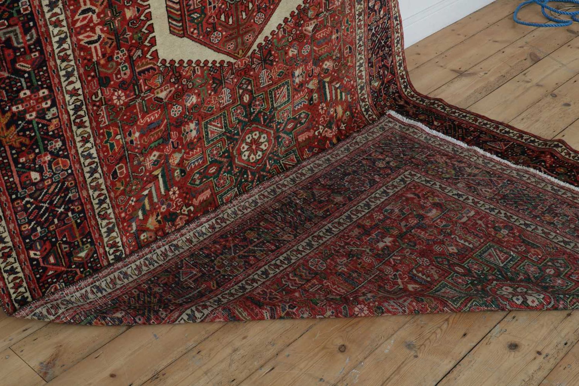 A Persian Heriz wool carpet, - Bild 4 aus 5