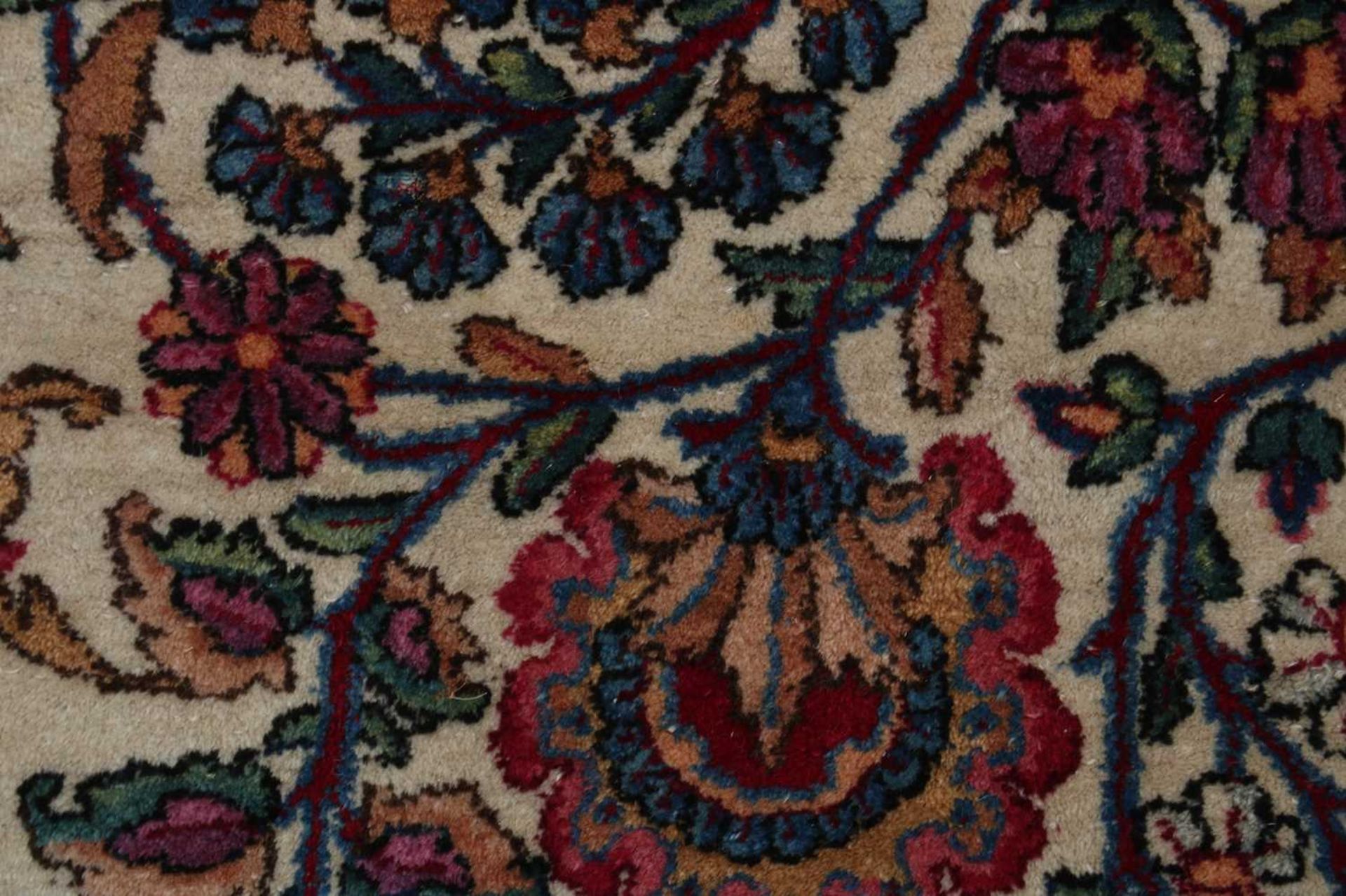 A Persian wool carpet, - Bild 5 aus 6