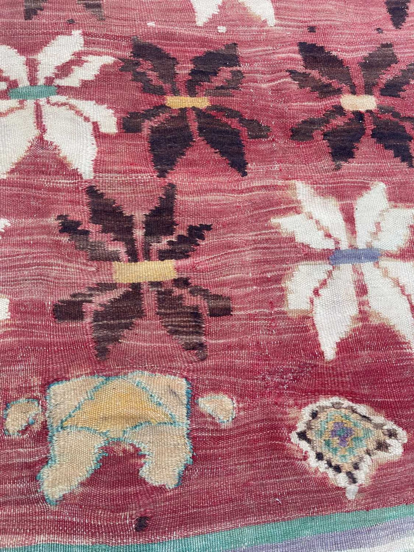 A kilim flat-weave wool rug, - Bild 14 aus 19