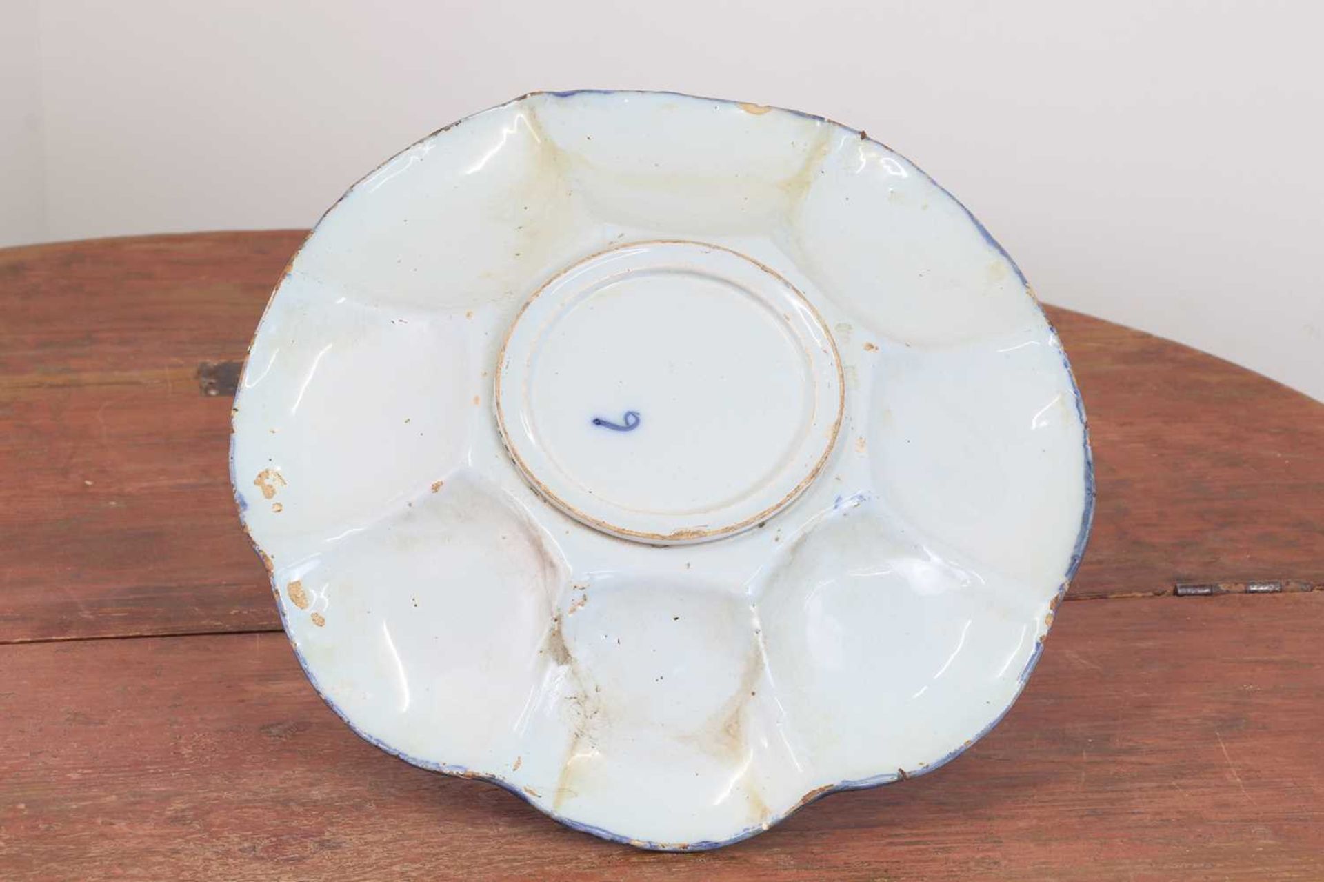 A delft pottery lobed dish, - Bild 4 aus 4