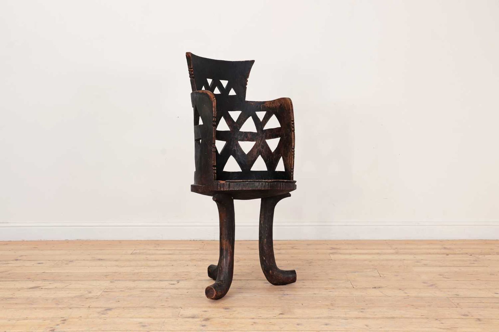 A carved wooden chair, - Bild 3 aus 5