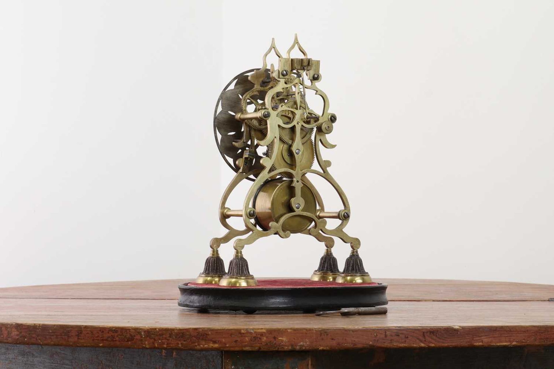 A Victorian gilt brass skeleton clock, - Bild 4 aus 6