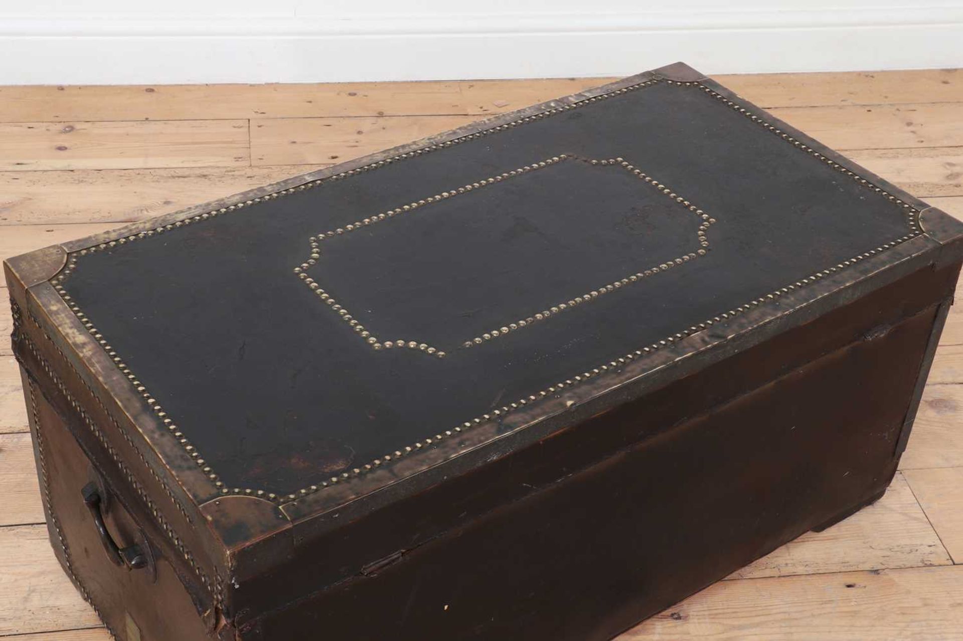 A studded, brass-mounted and leather-clad camphor chest, - Bild 4 aus 4