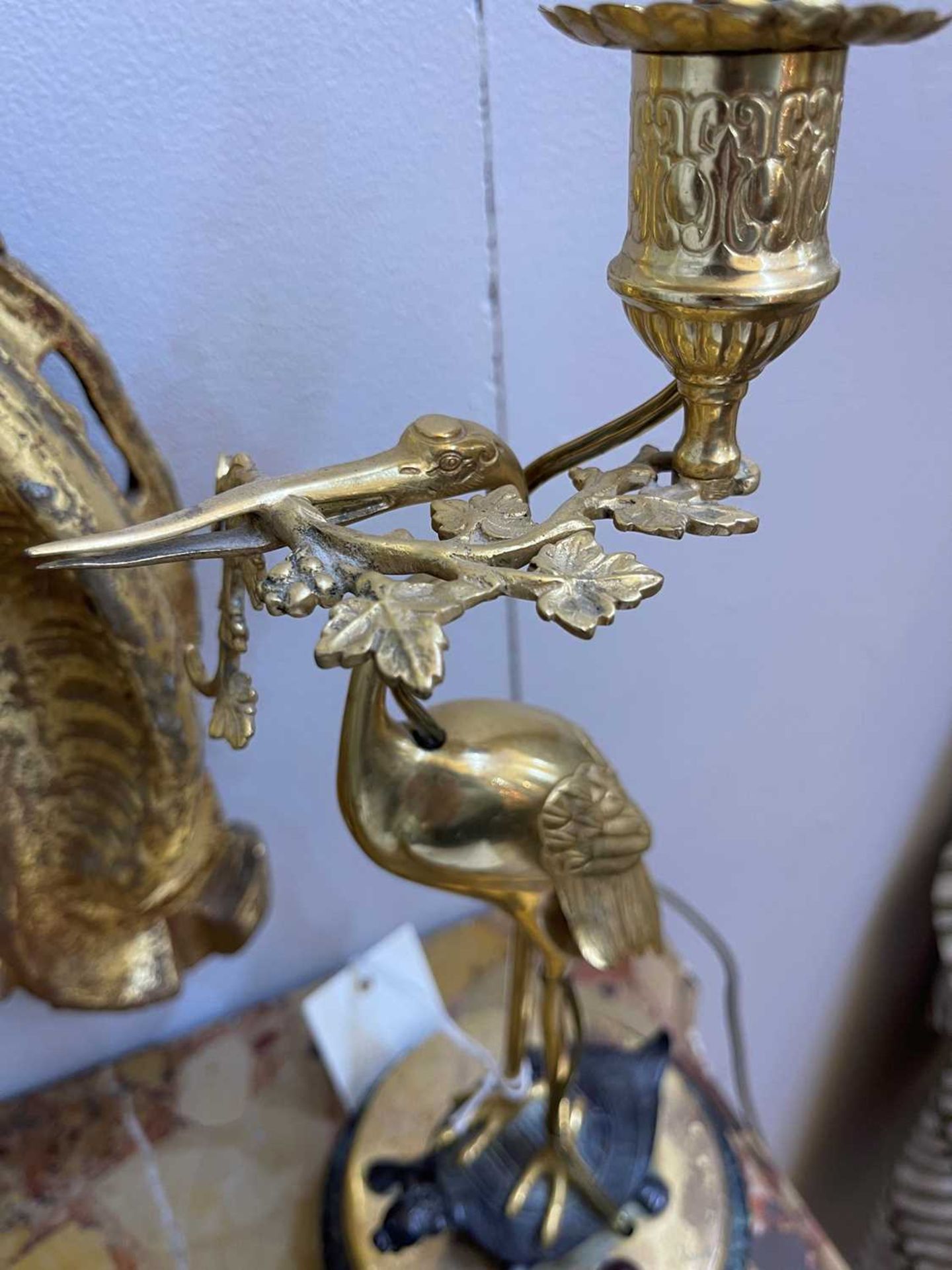 A pair of gilt and patinated bronze table lamps, - Bild 7 aus 20