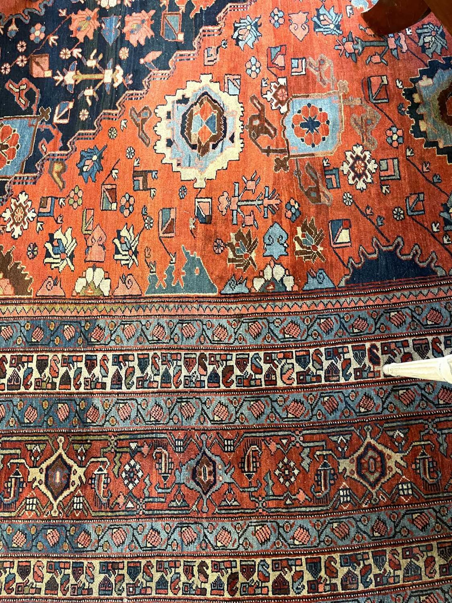 A large Persian wool carpet, - Bild 26 aus 28