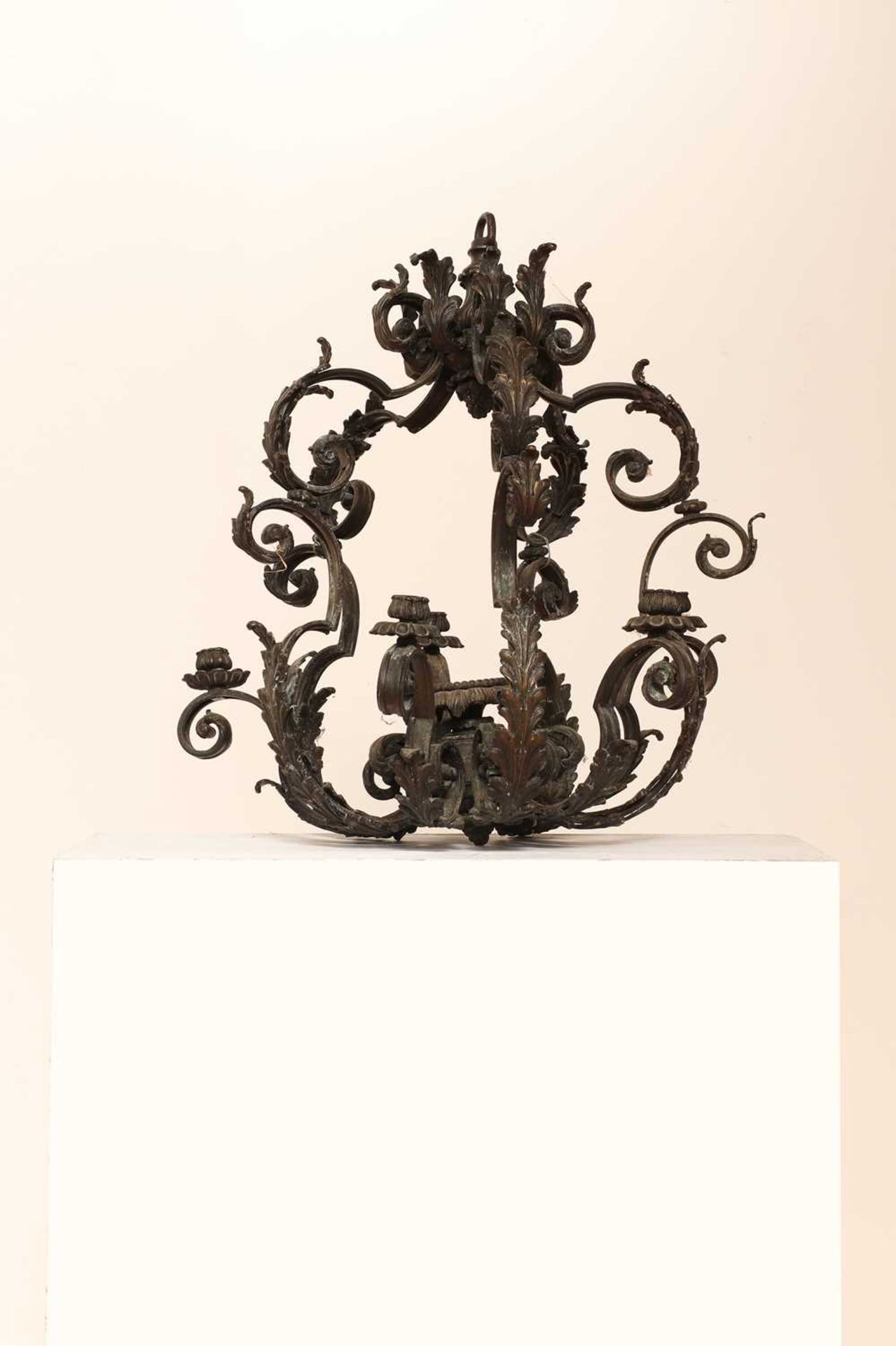An Italianate baroque-style six-light chandelier, - Bild 3 aus 8