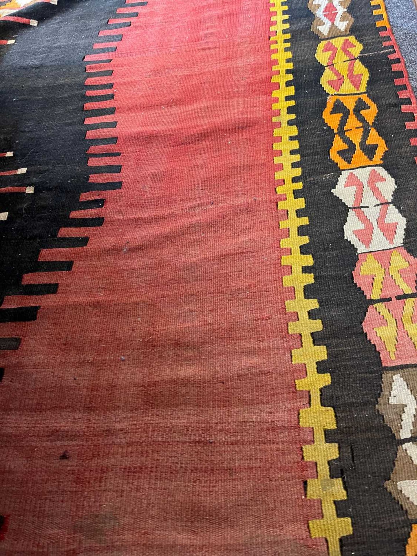 A kilim flatweave carpet, - Bild 6 aus 13