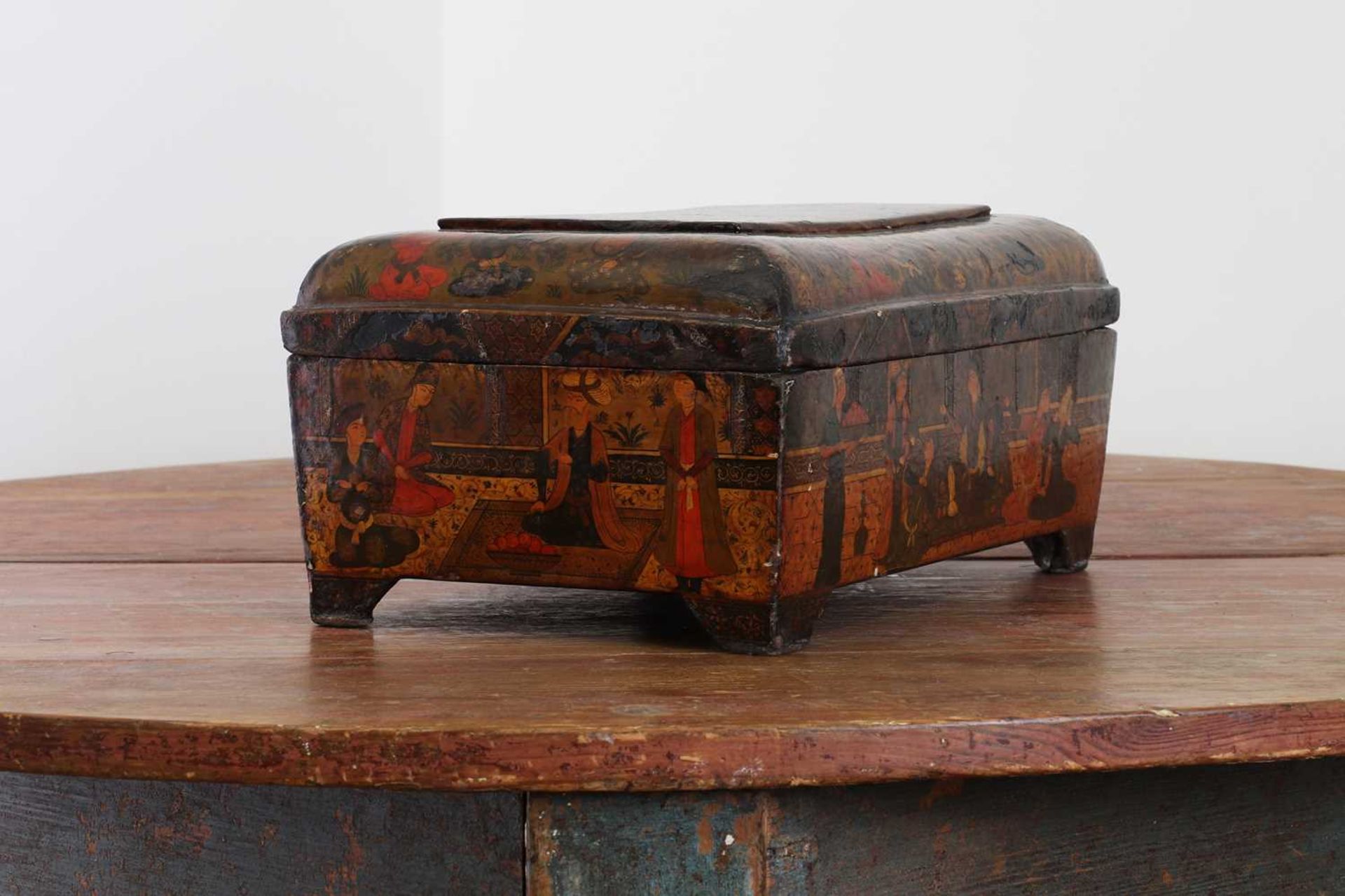 A Qajar lacquered papier mâché casket, - Bild 4 aus 8