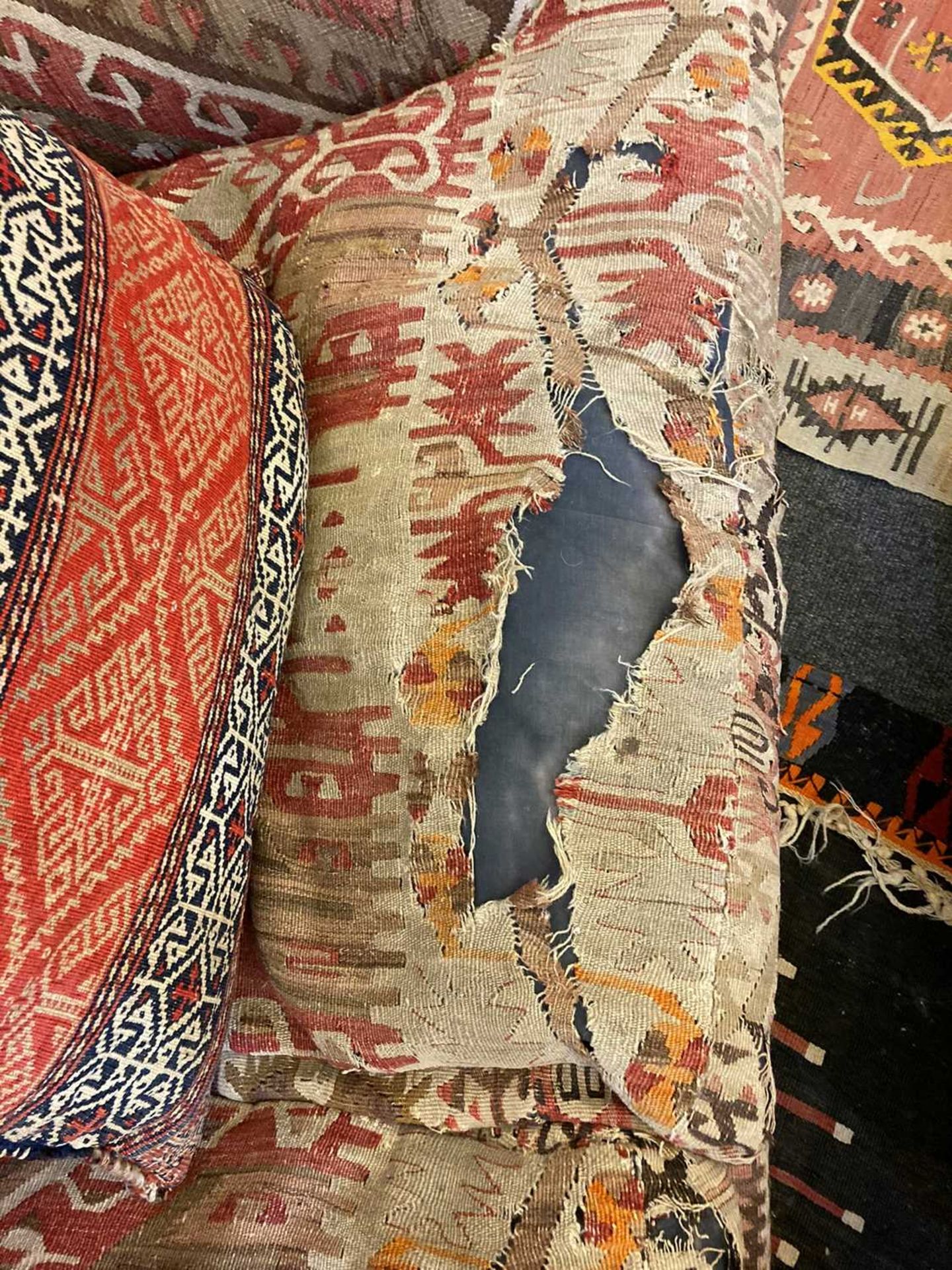 A pair of kilim-upholstered sofas, - Bild 23 aus 24