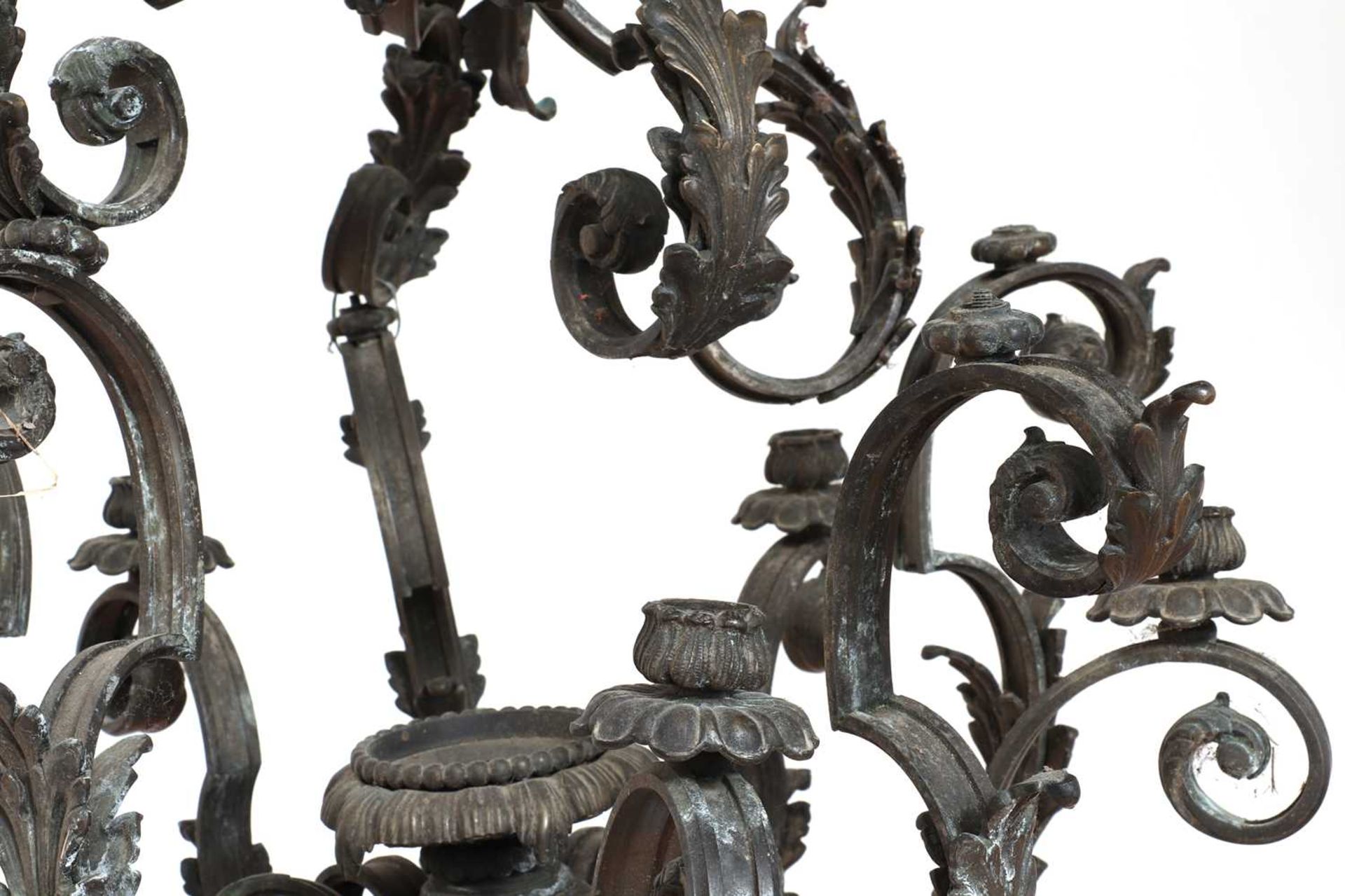 An Italianate baroque-style six-light chandelier, - Bild 7 aus 8