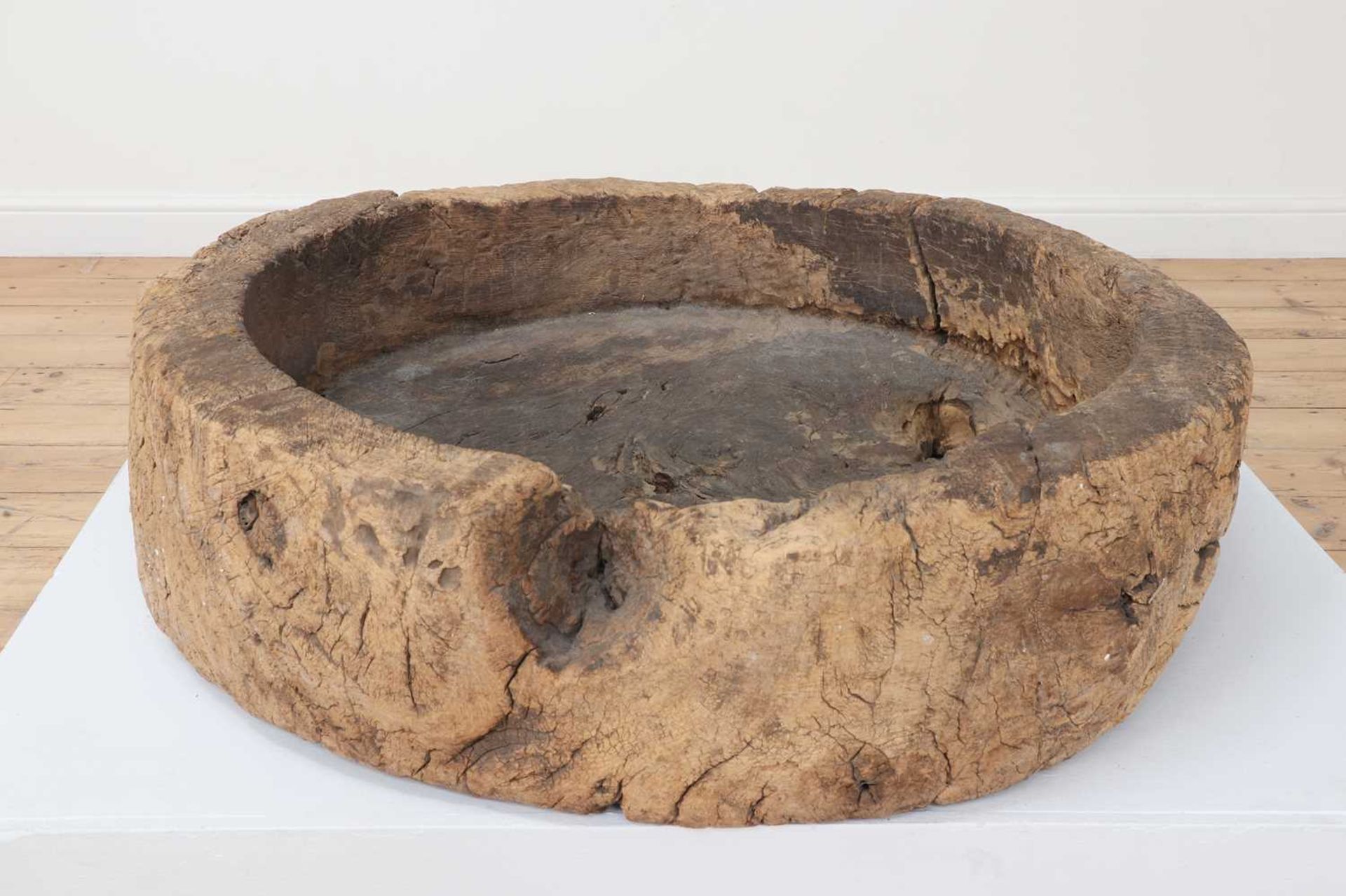A tribal grain or mash bowl, - Bild 5 aus 5