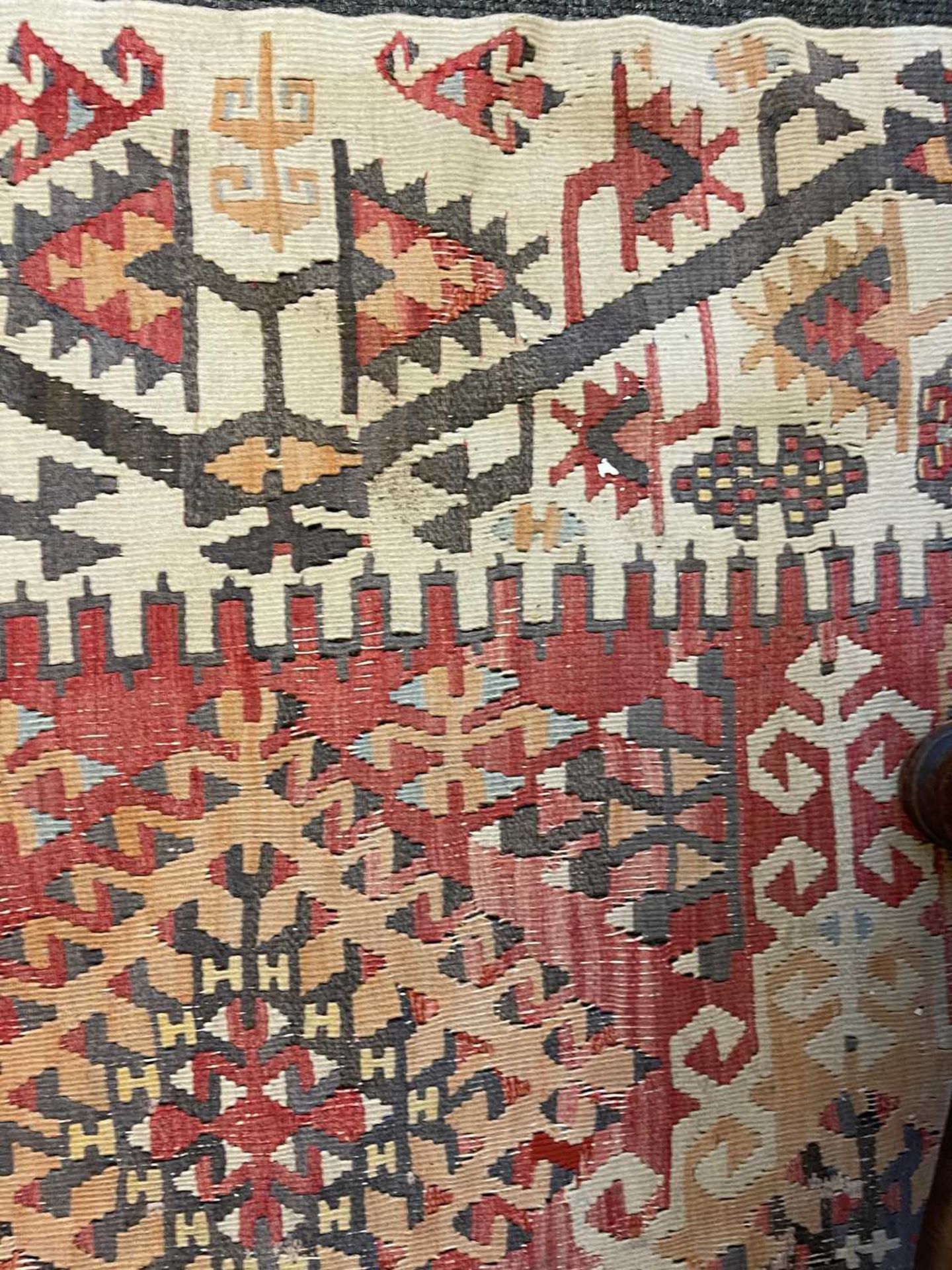 A Kilim flatweave wool carpet, - Bild 9 aus 20