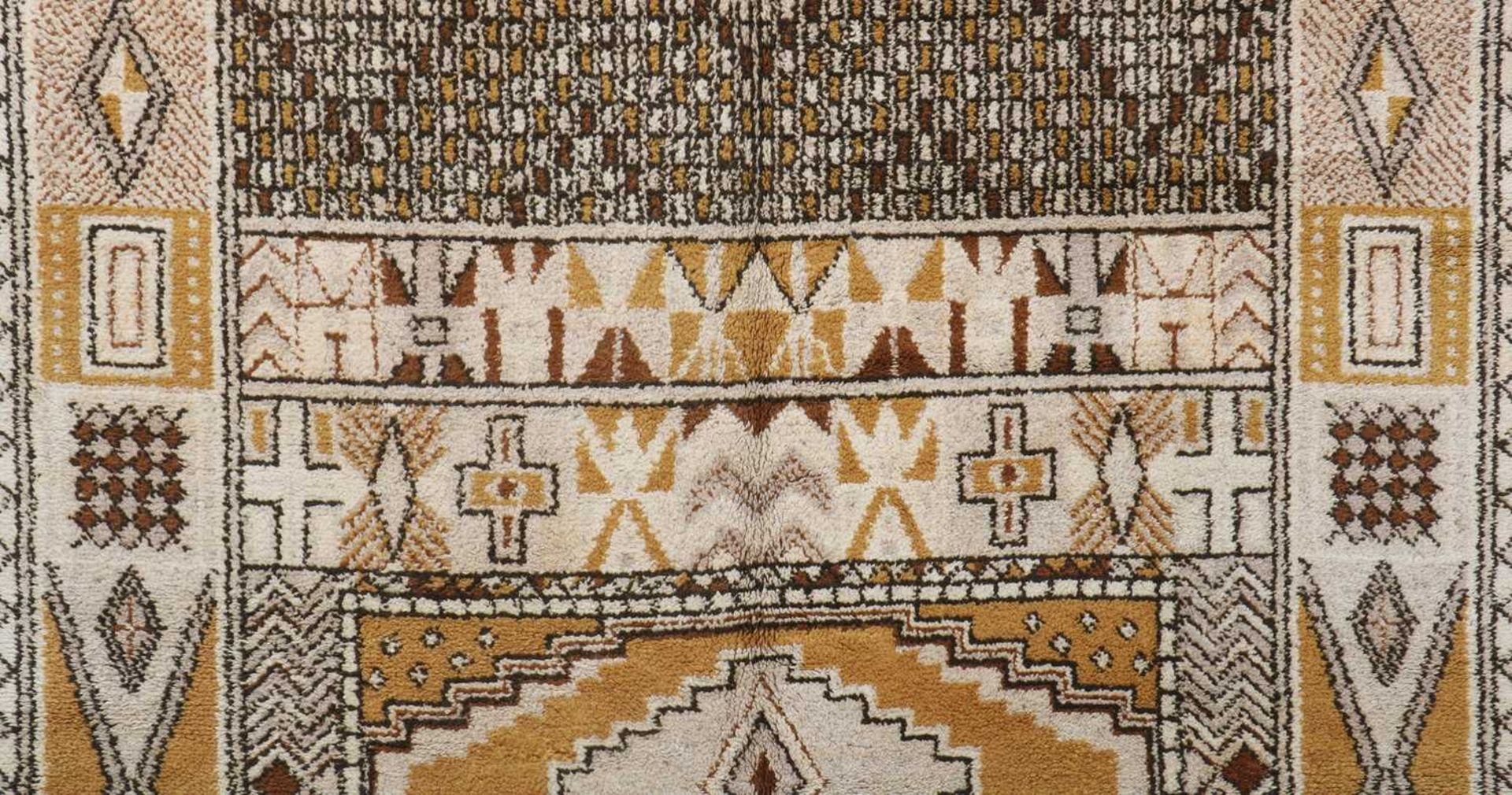 A vintage tribal wool carpet, - Bild 4 aus 5