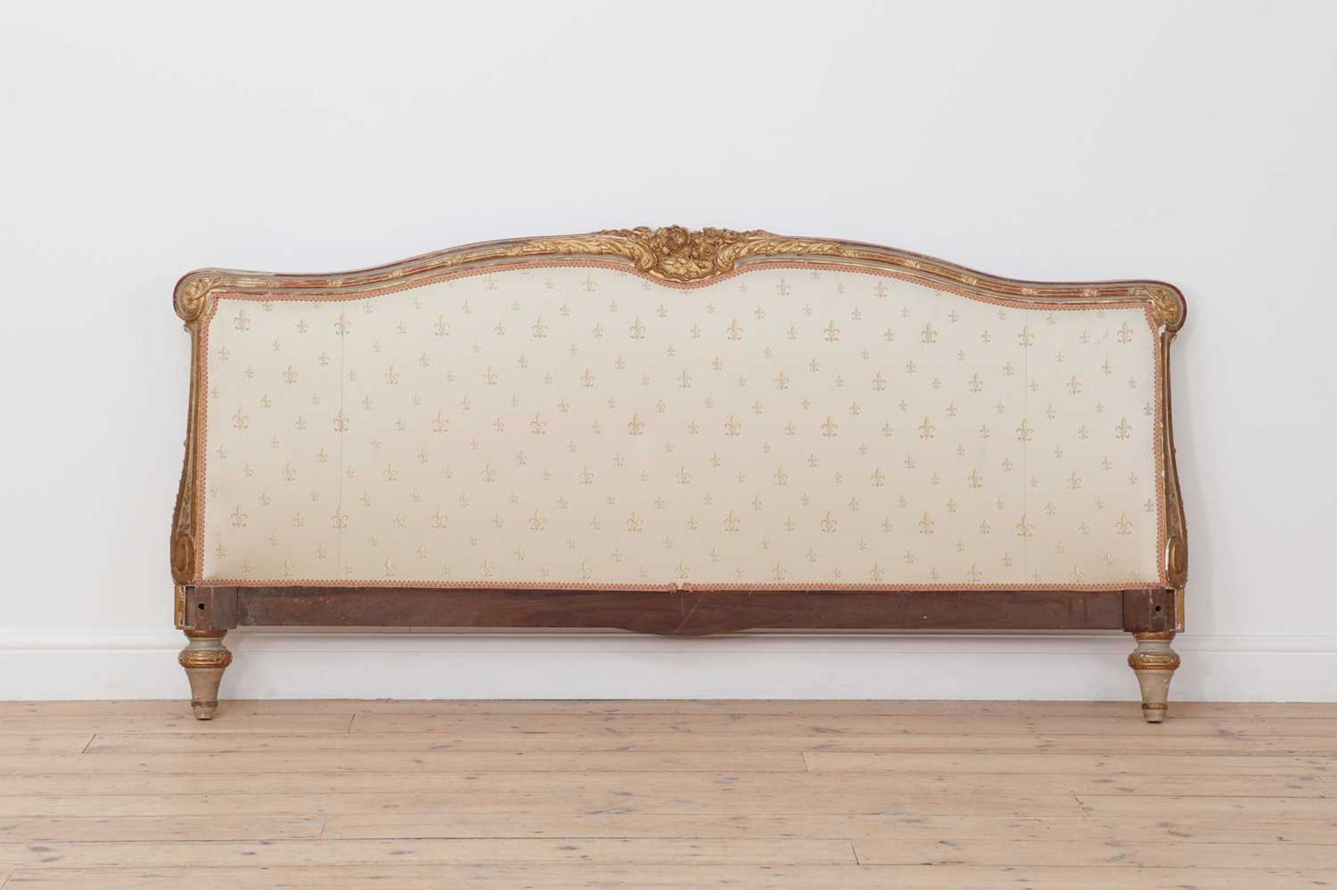 A Louis XVI-style painted and parcel-gilt double bed, - Bild 10 aus 12