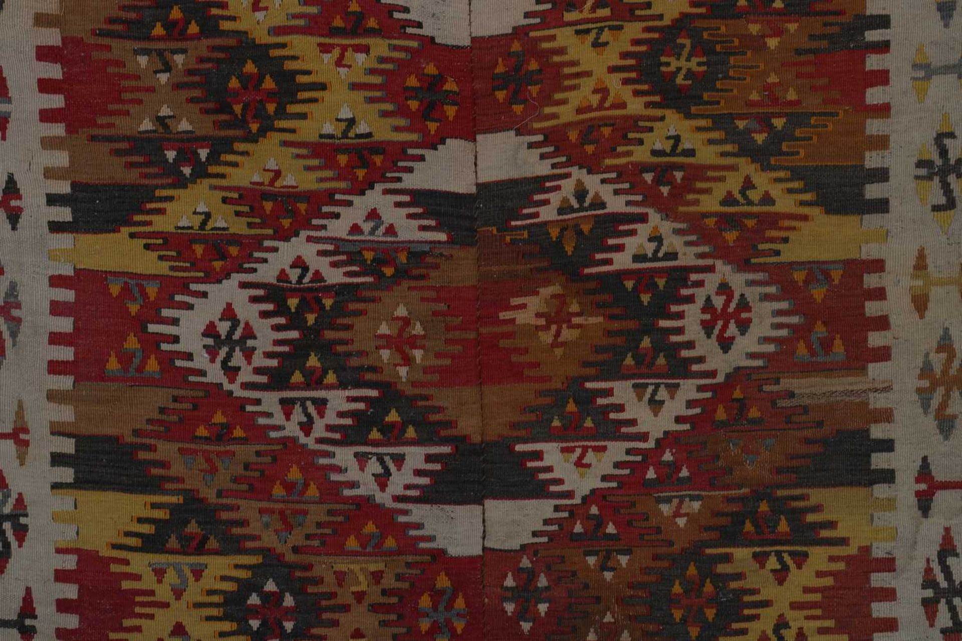 A kilim flatweave wool rug, - Bild 4 aus 6