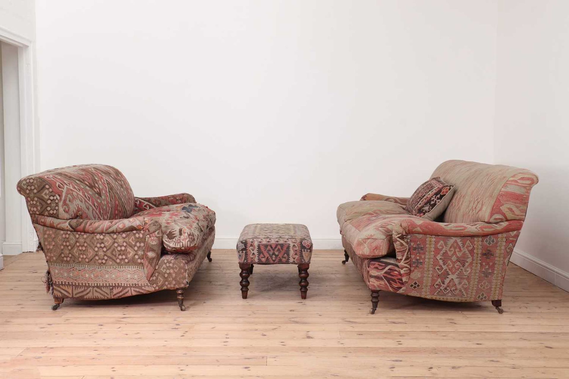 A pair of kilim-upholstered sofas, - Bild 5 aus 24