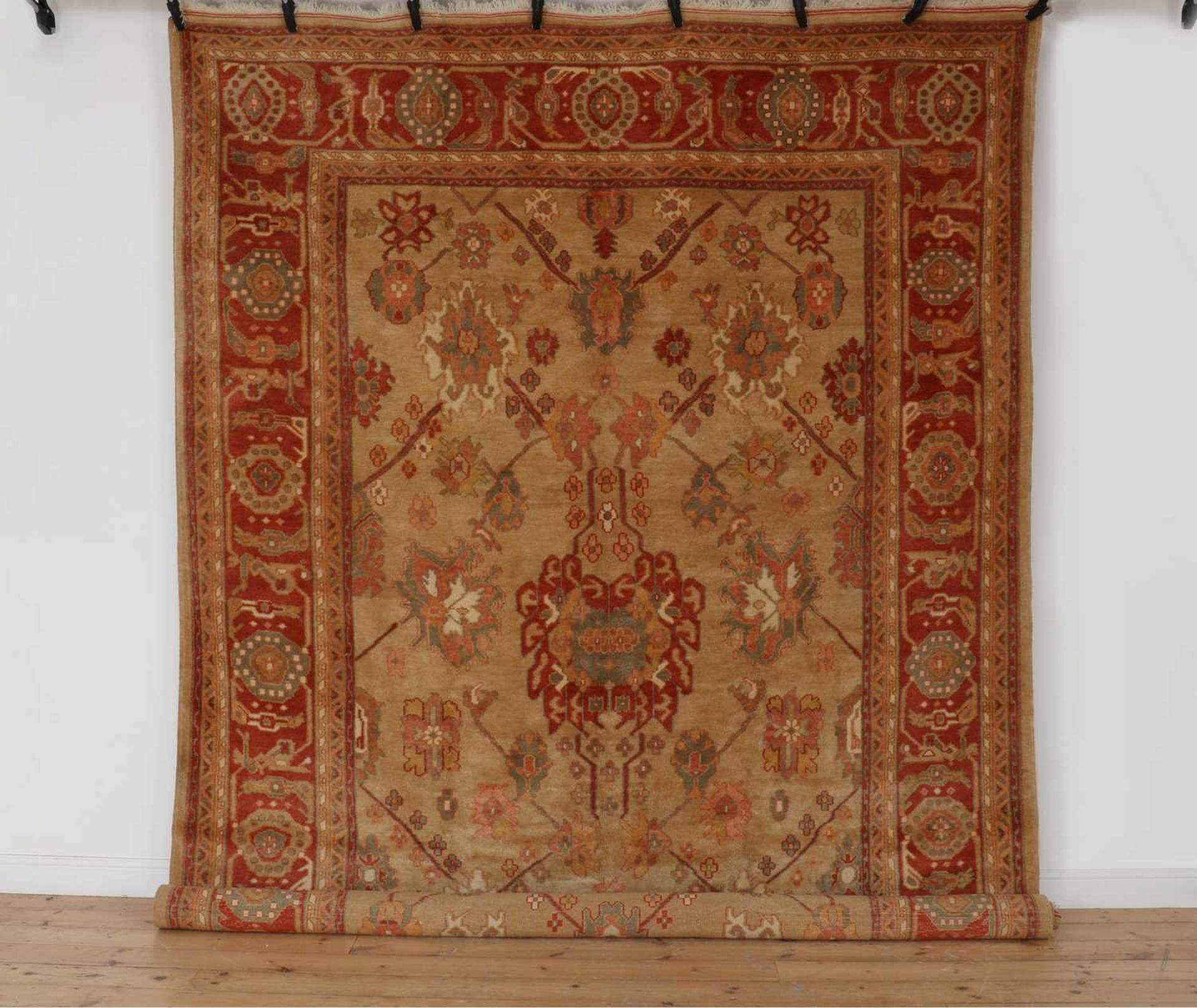 An Oushak wool carpet, - Bild 2 aus 2