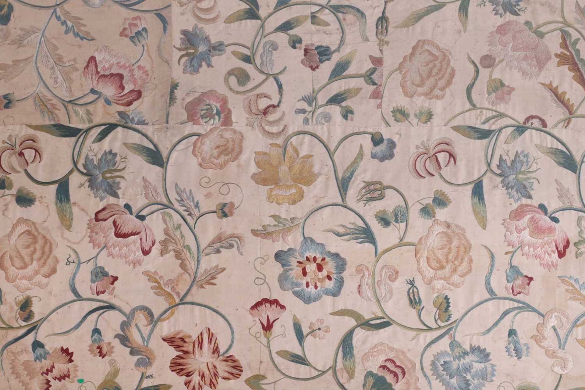 A silk embroidered panel, - Bild 3 aus 3