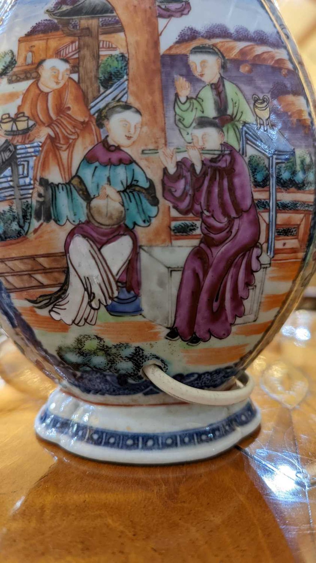 A pair of export porcelain vase table lamps, - Bild 12 aus 18