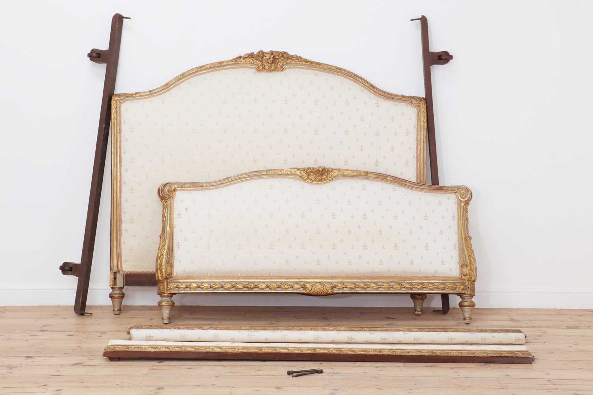 A Louis XVI-style painted and parcel-gilt double bed, - Bild 12 aus 12