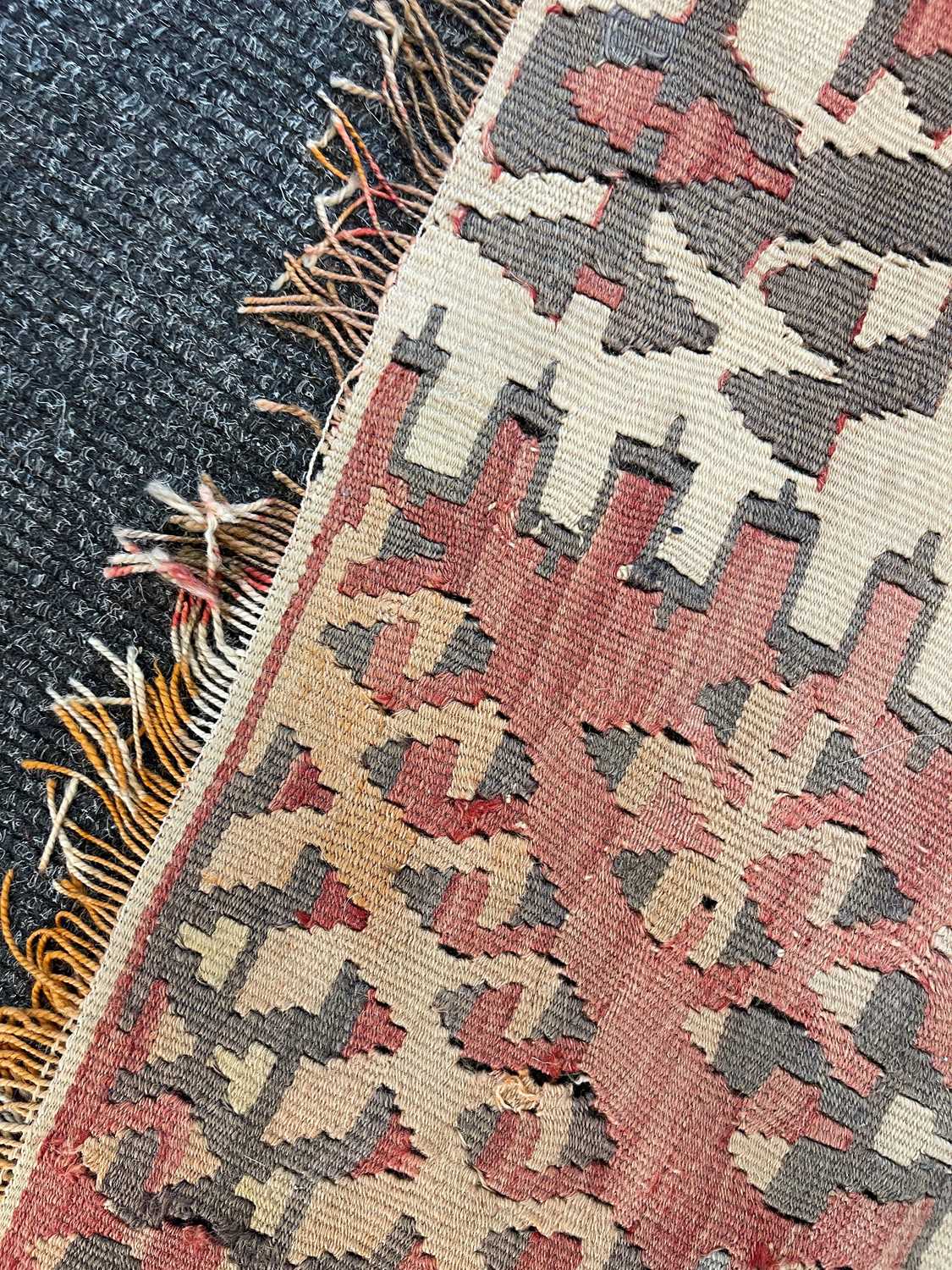 A Kilim flatweave wool carpet, - Image 13 of 20