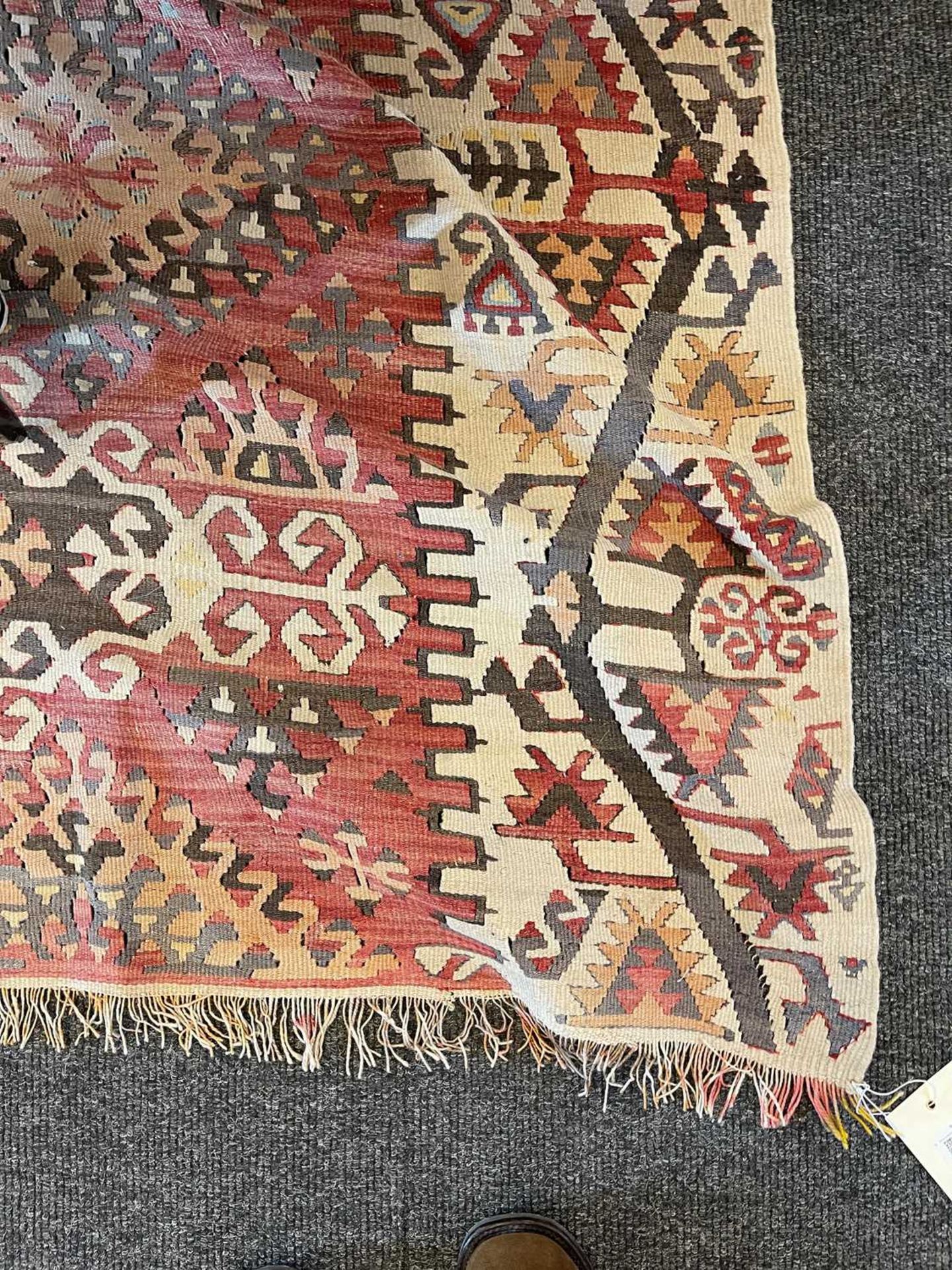 A Kilim flatweave wool carpet, - Bild 16 aus 20
