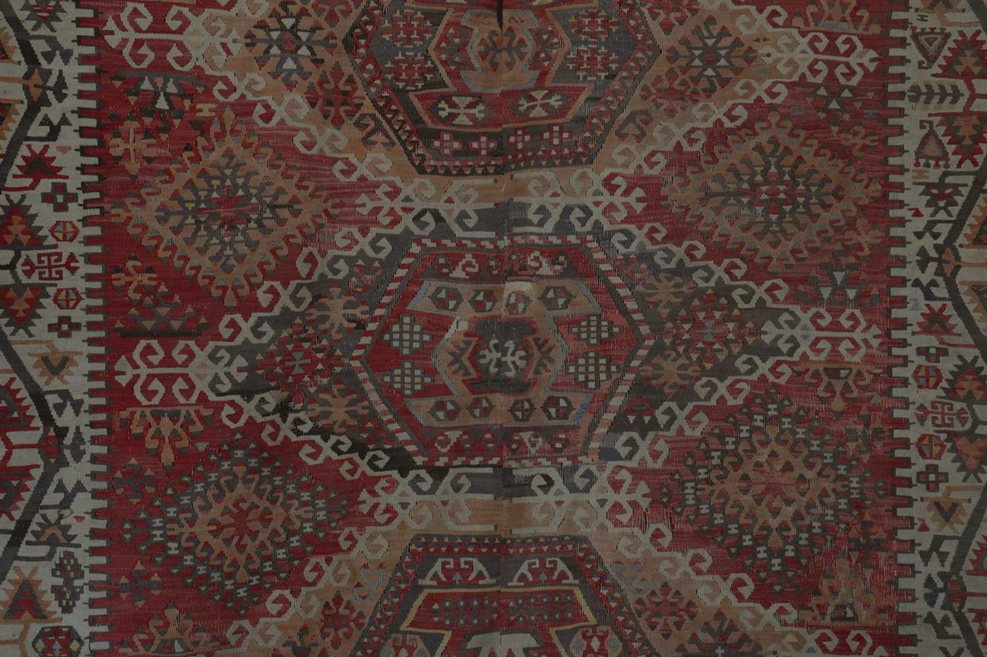 A Kilim flatweave wool carpet, - Bild 5 aus 20