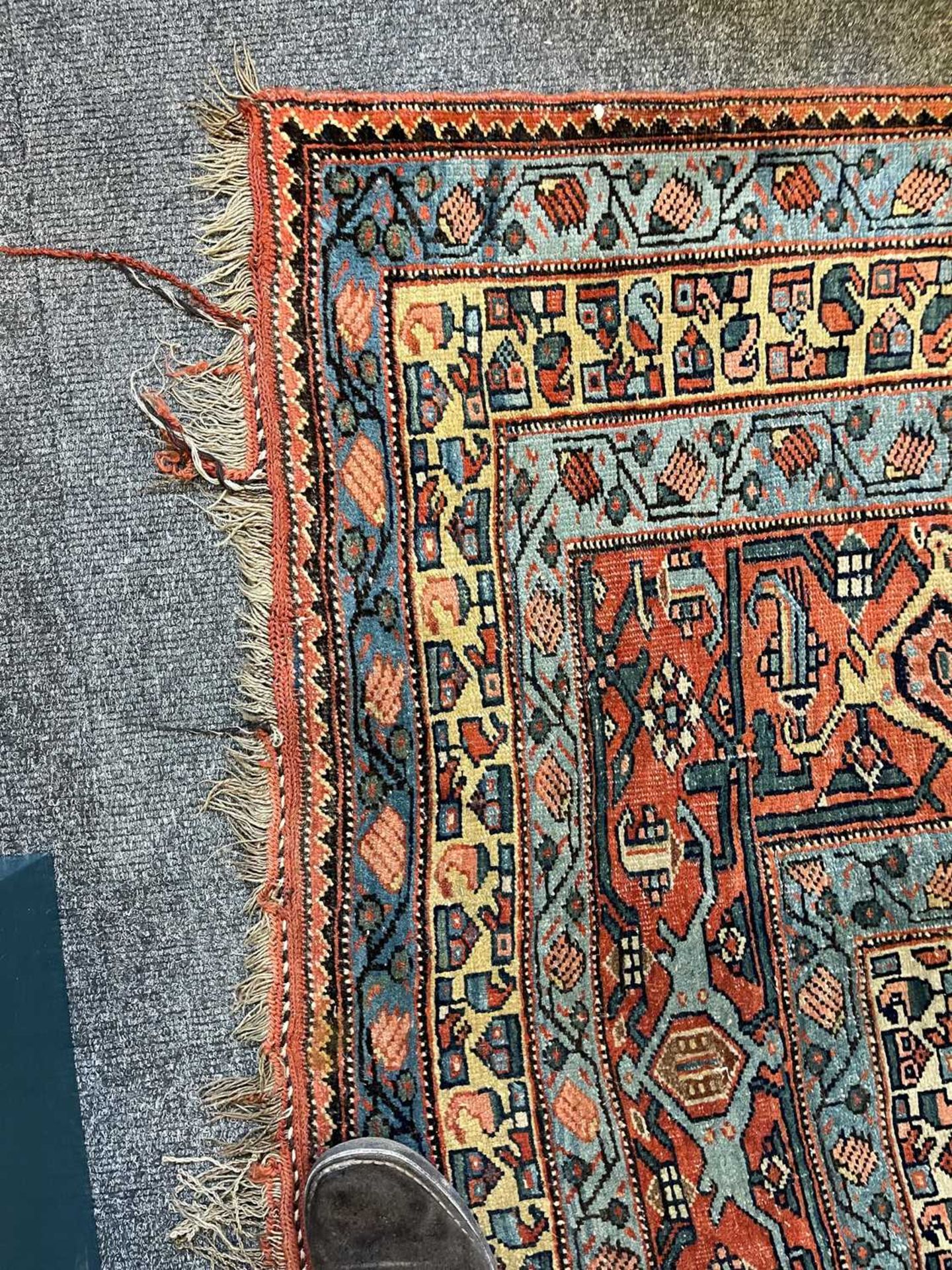 A large Persian wool carpet, - Bild 25 aus 28