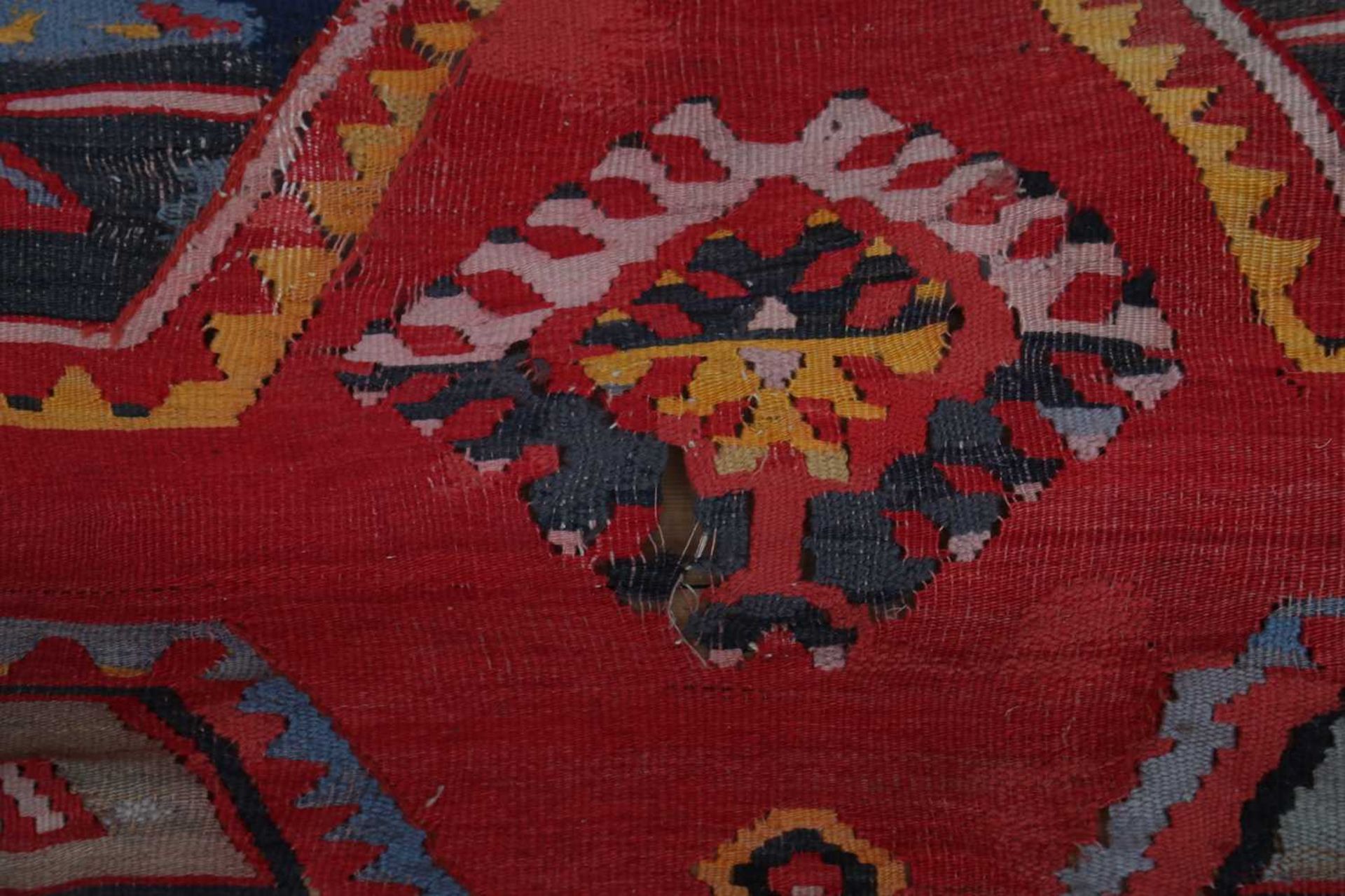 A kilim flatweave wool rug, - Bild 2 aus 5
