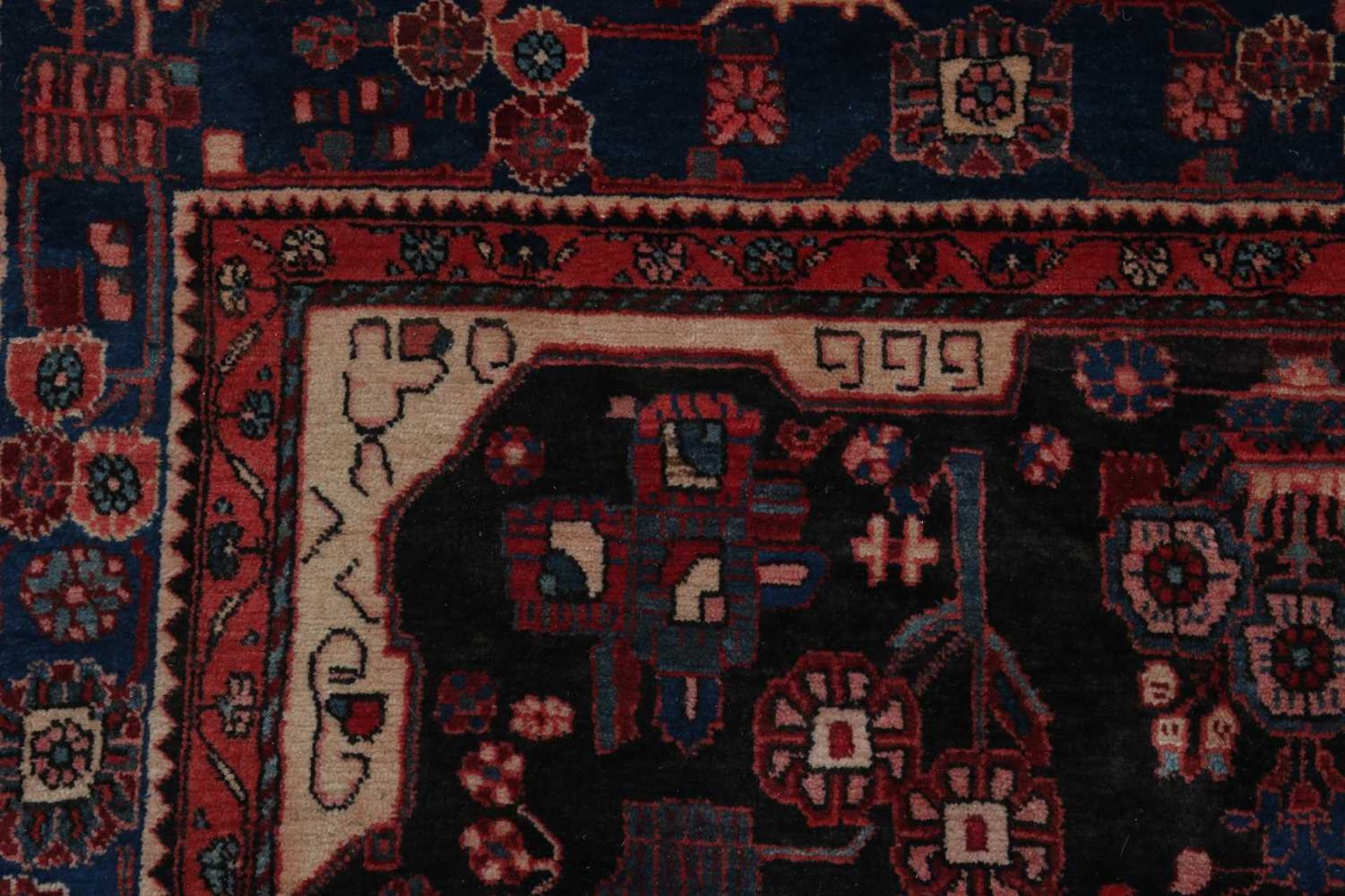A Persian Heriz wool rug, - Bild 3 aus 5