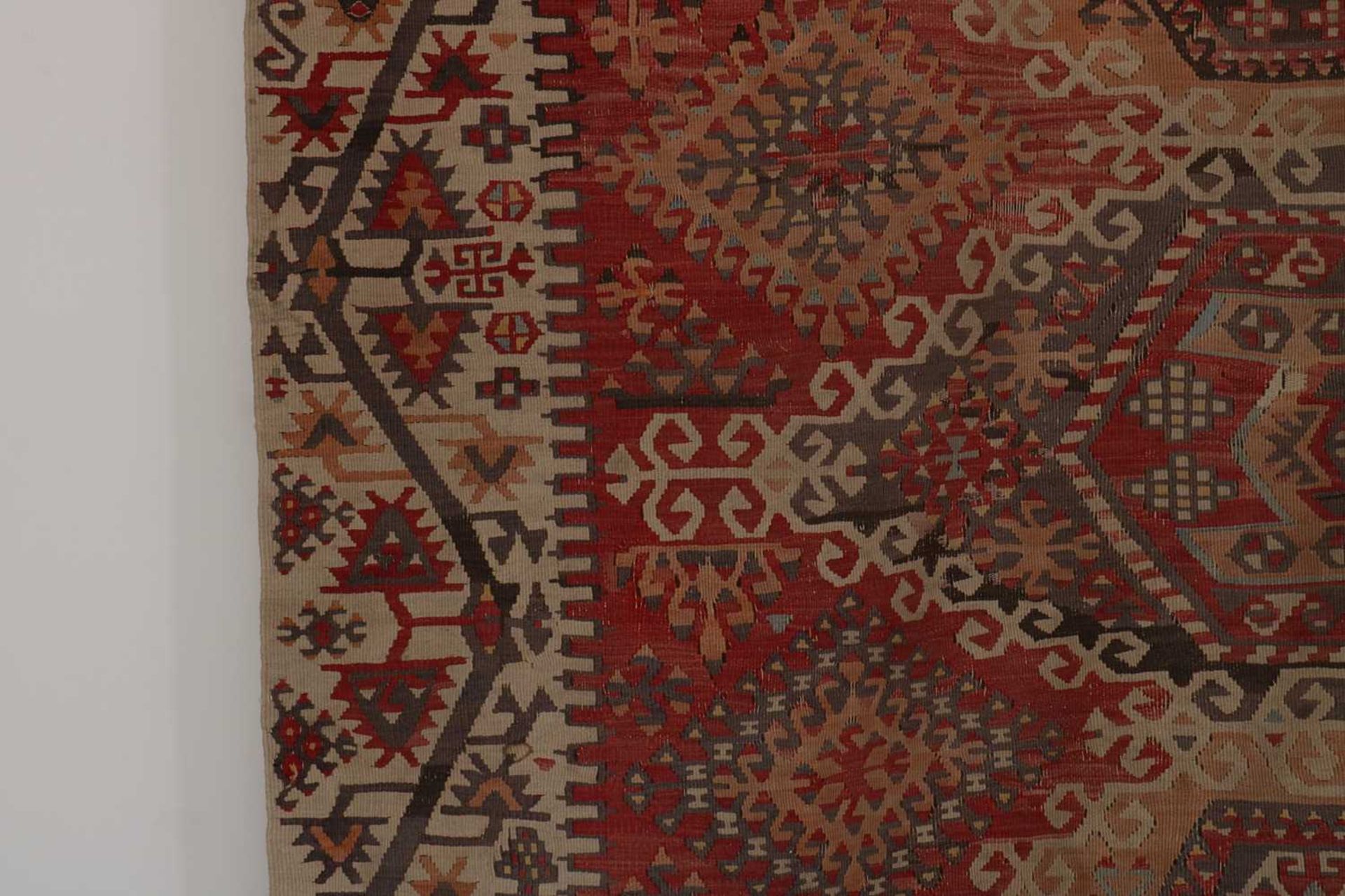 A Kilim flatweave wool carpet, - Bild 2 aus 20
