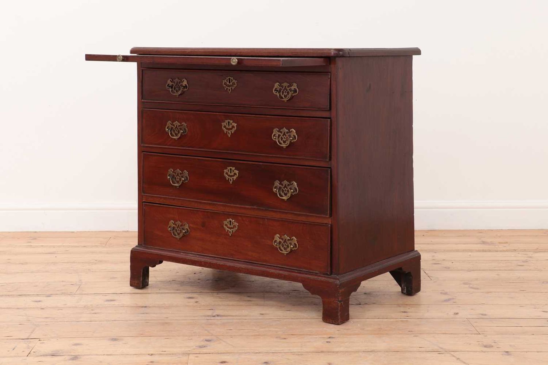 A George III mahogany bachelor's chest, - Image 2 of 5