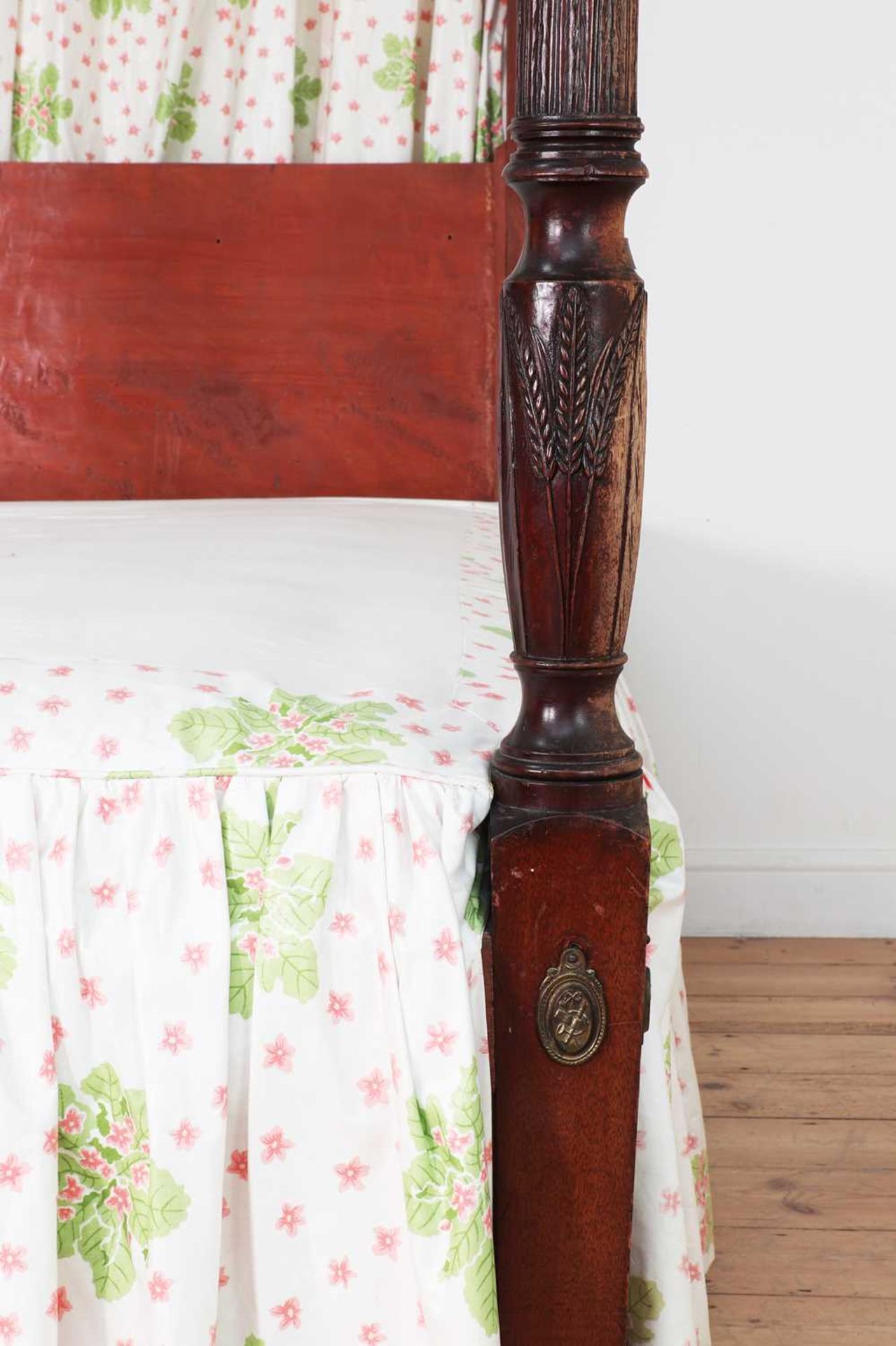 A George III-style mahogany tester bed, - Bild 4 aus 10