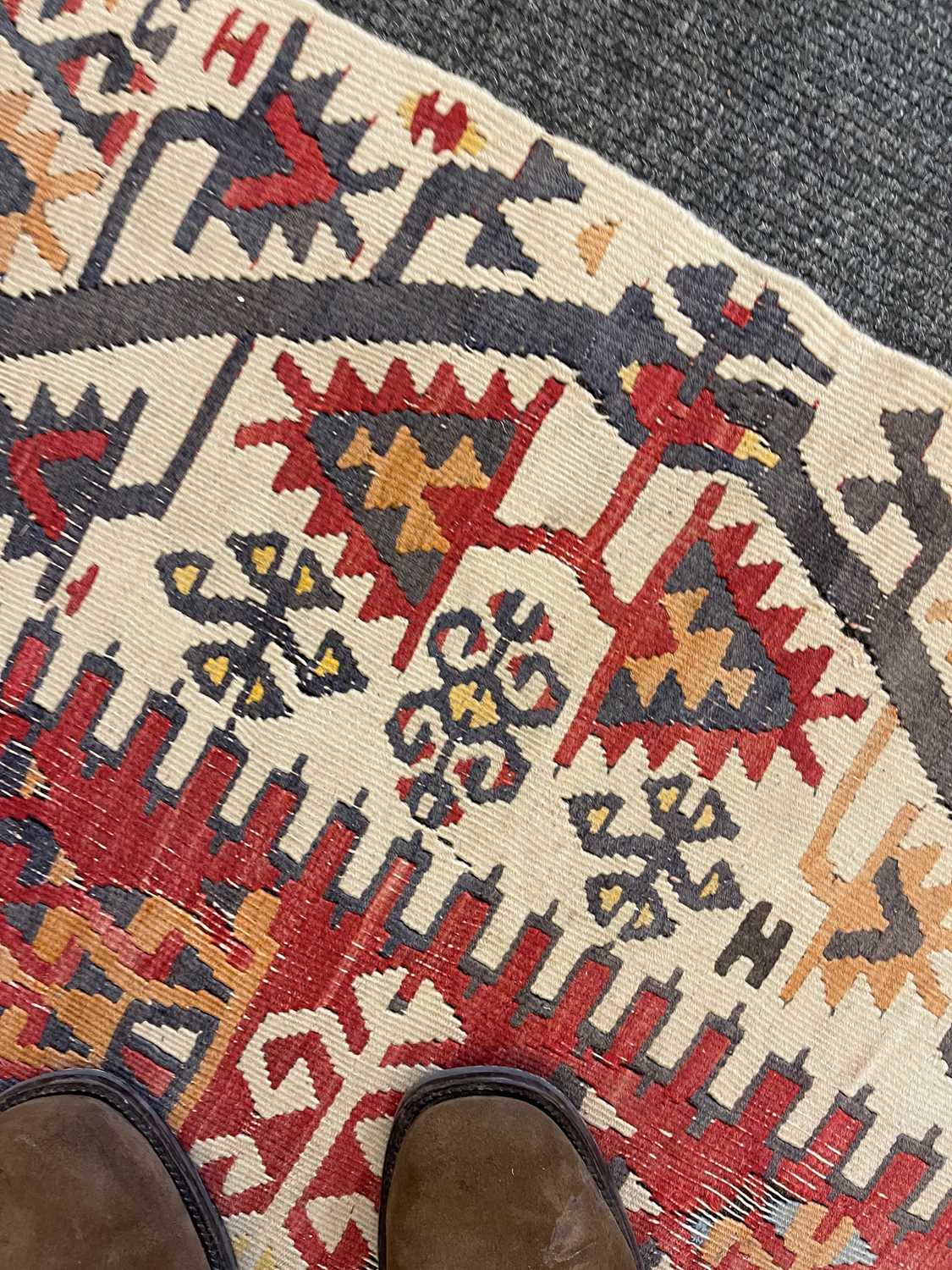 A Kilim flatweave wool carpet, - Image 11 of 20