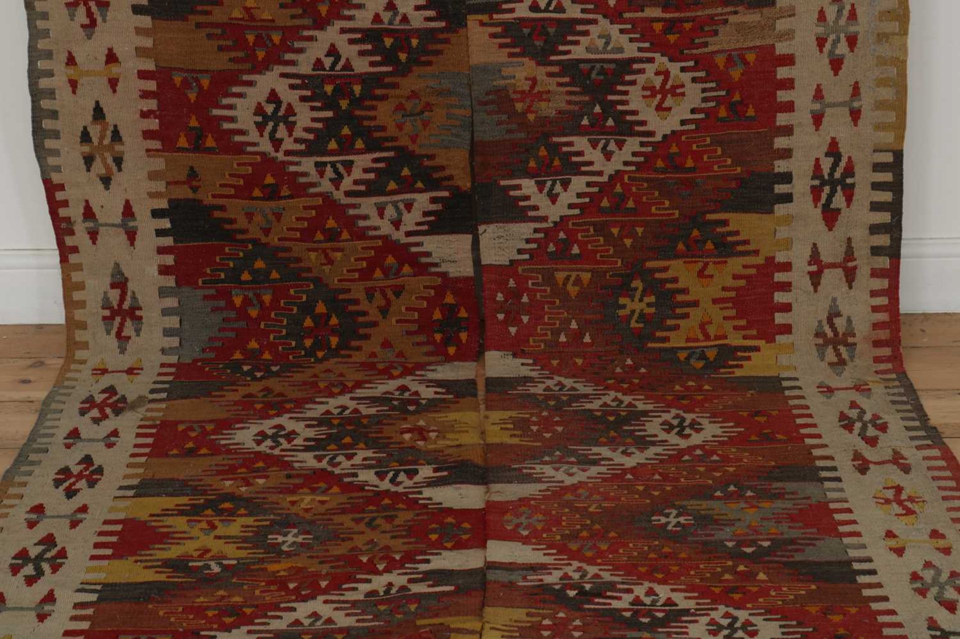 A kilim flatweave wool rug, - Bild 2 aus 6
