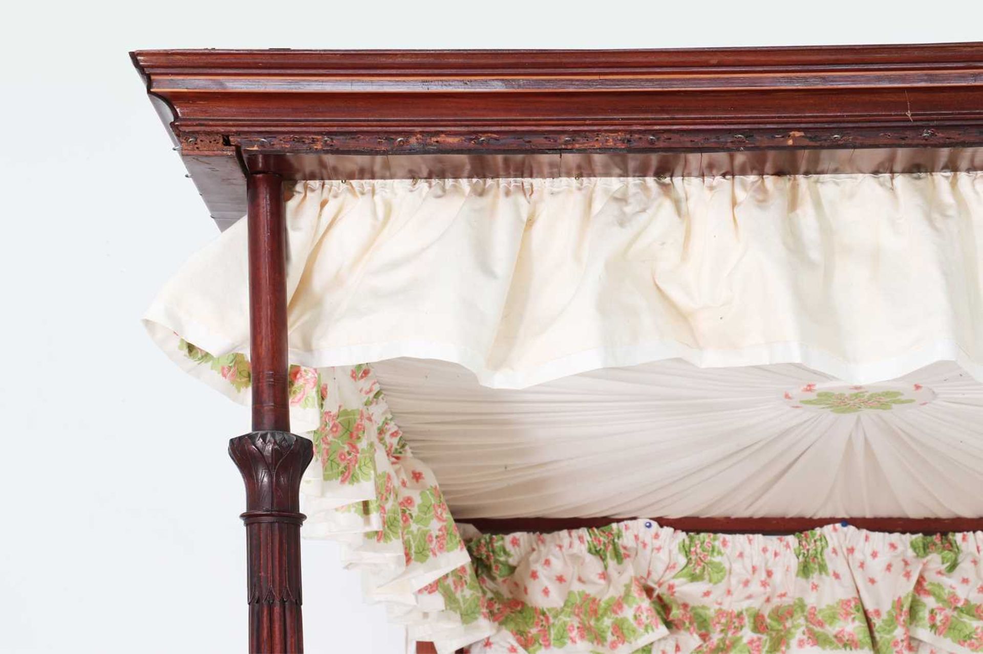 A George III-style mahogany tester bed, - Bild 7 aus 10