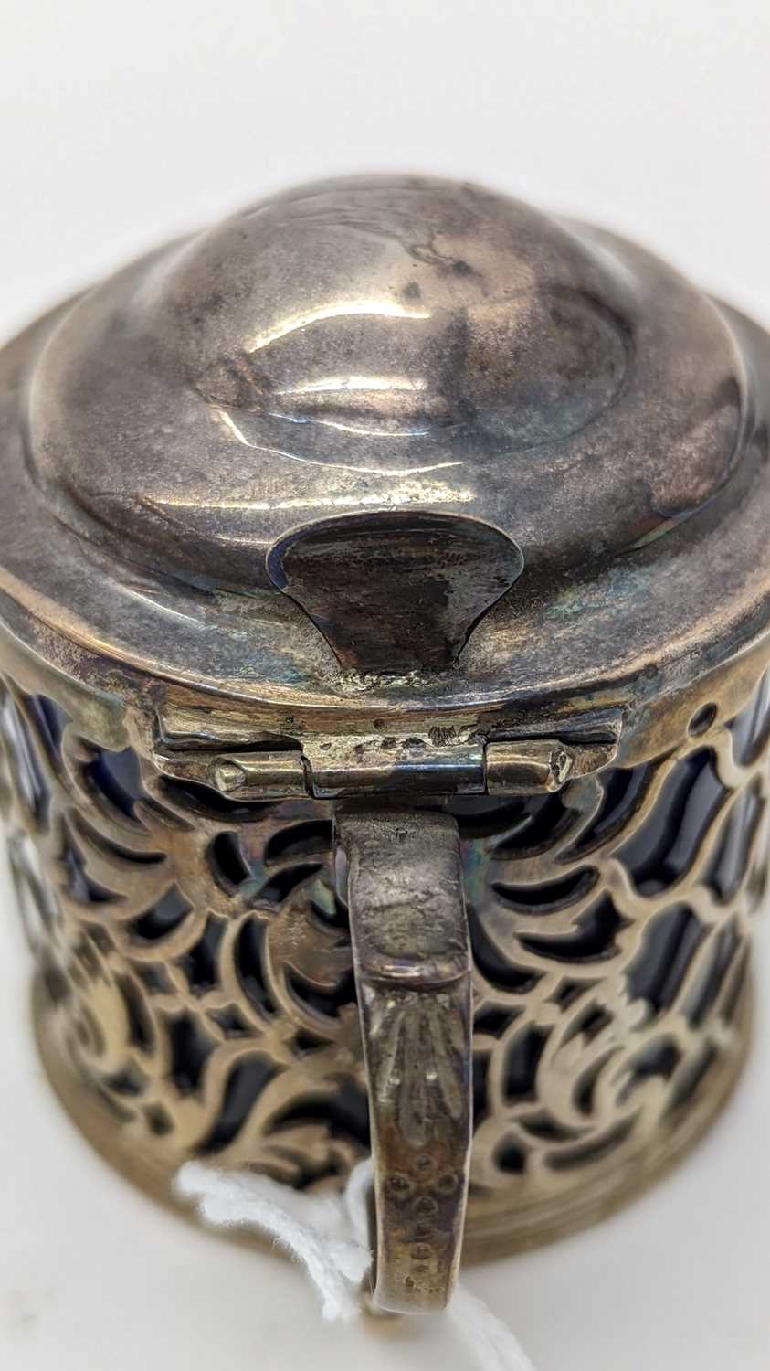 A George III silver mustard pot - Image 5 of 9