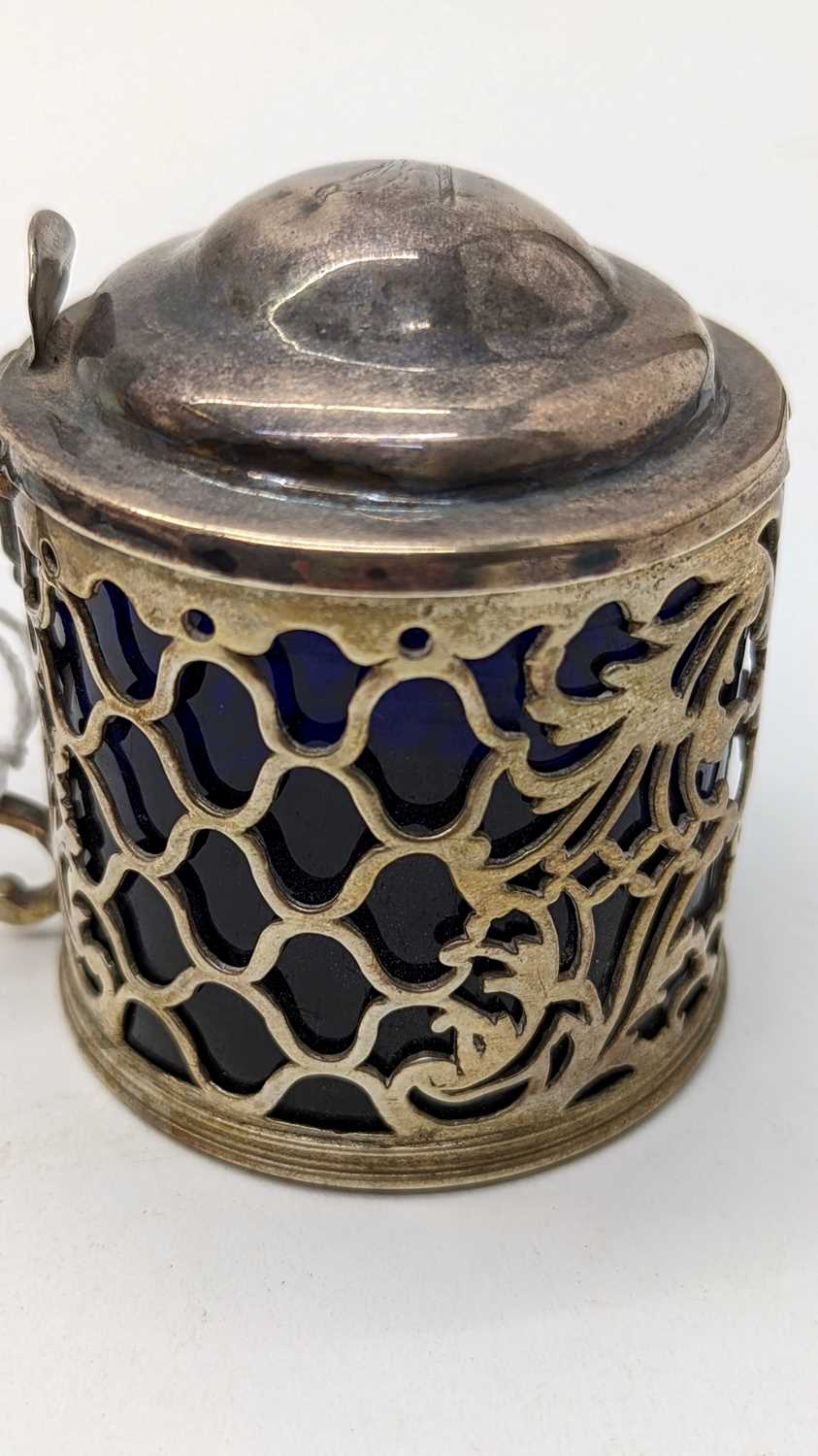 A George III silver mustard pot - Image 6 of 9