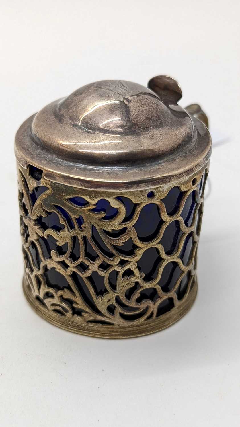 A George III silver mustard pot - Image 7 of 9