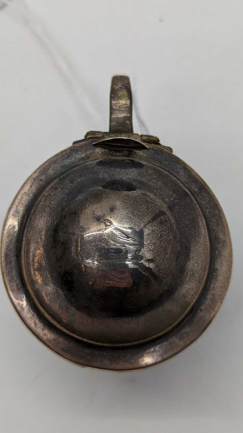 A George III silver mustard pot - Image 8 of 9