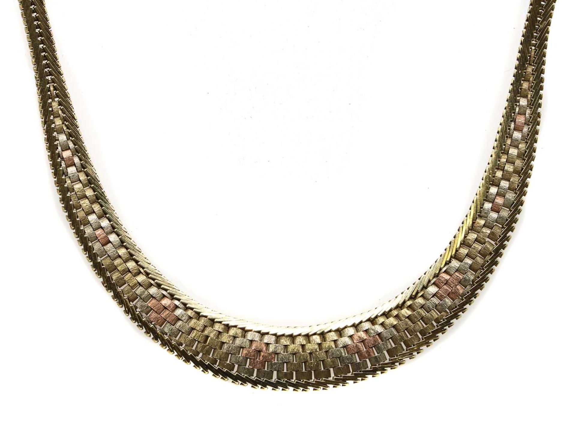 A 9ct three colour gold brick link necklace, - Bild 2 aus 4