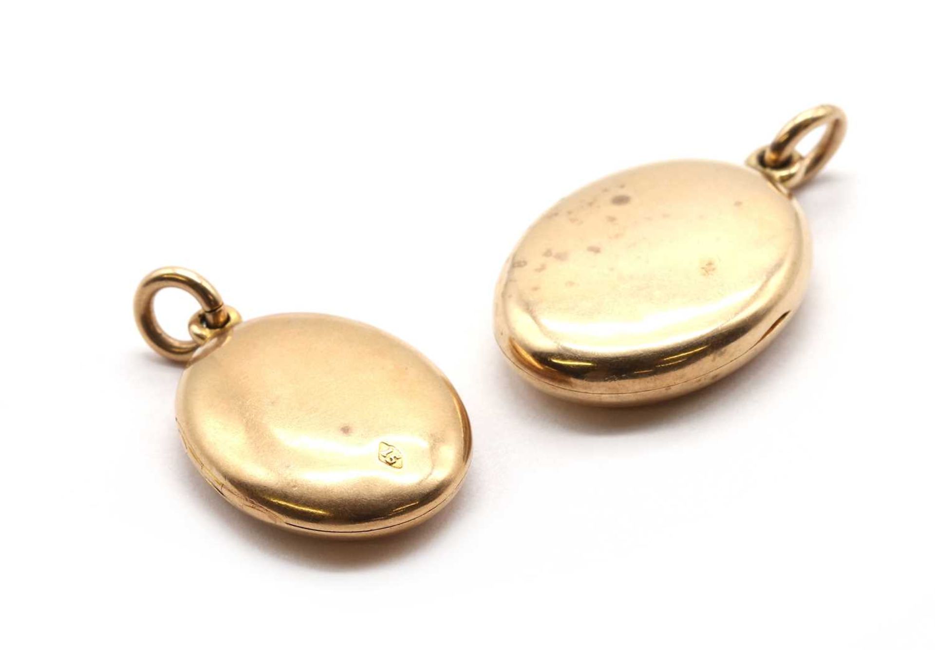 Two Edwardian gold lockets, - Bild 2 aus 2