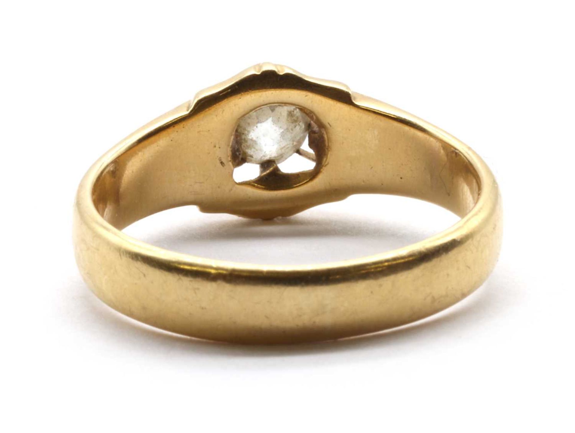 An 18ct gold single stone diamond ring, - Bild 3 aus 3